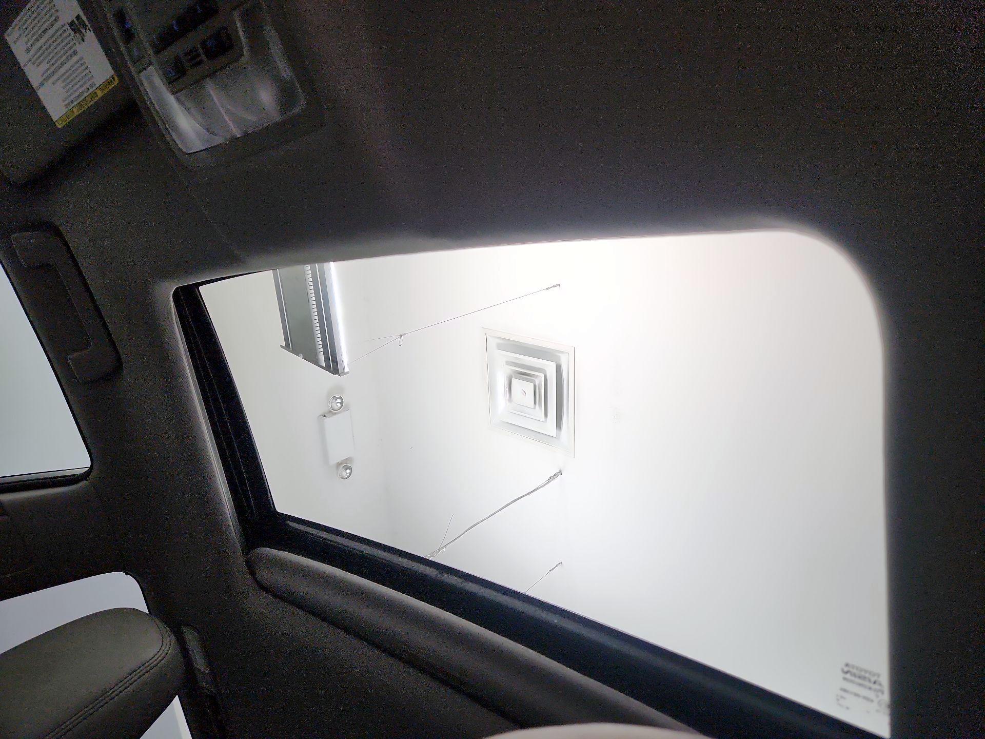 Thumbnail: 2015 Toyota Highlander - 19