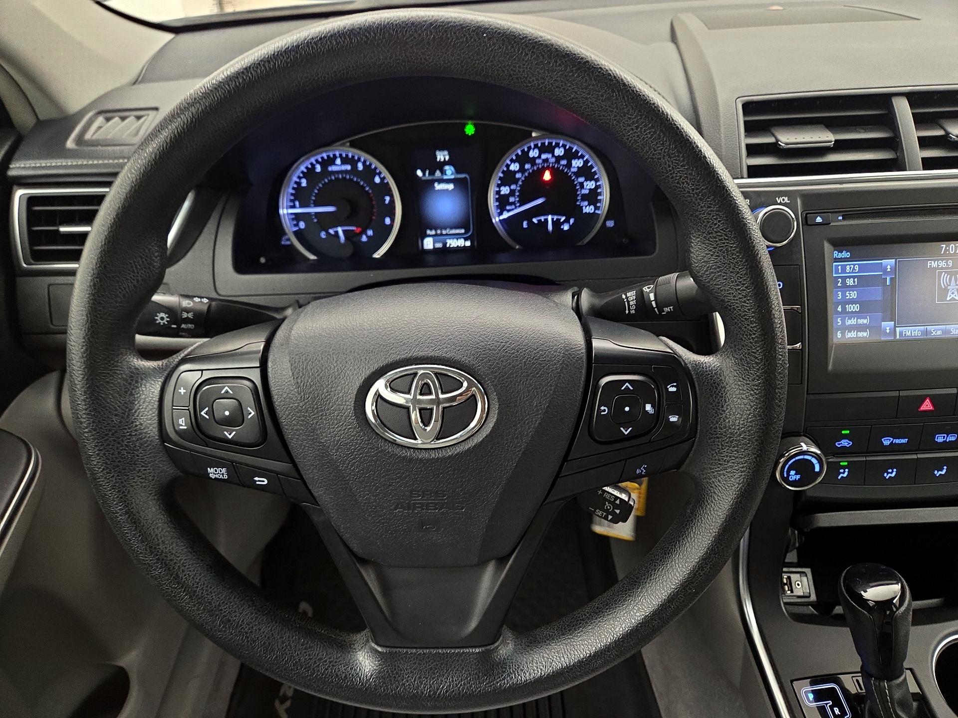Thumbnail: 2017 Toyota Camry - 10