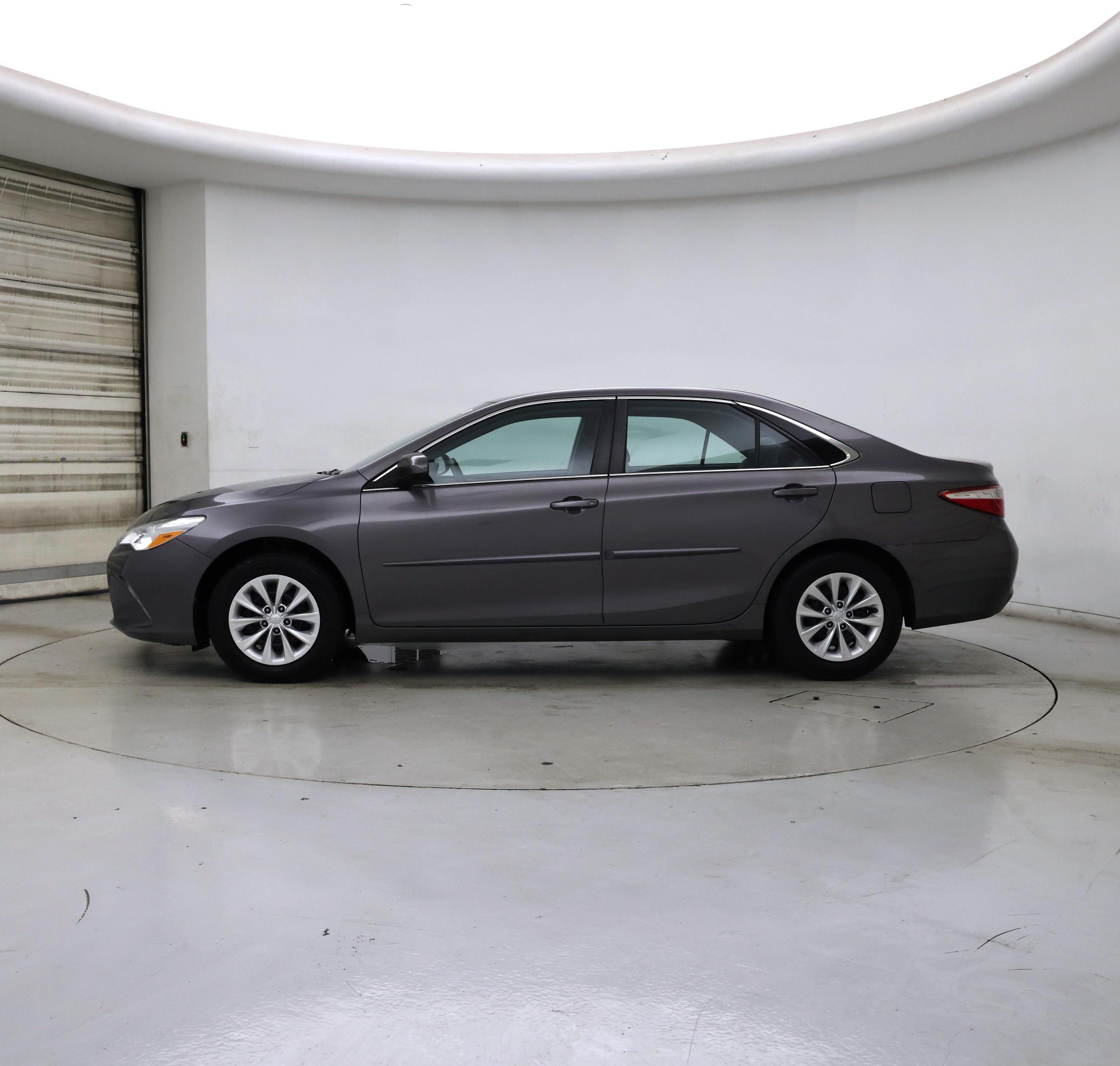 Thumbnail: 2017 Toyota Camry - 3
