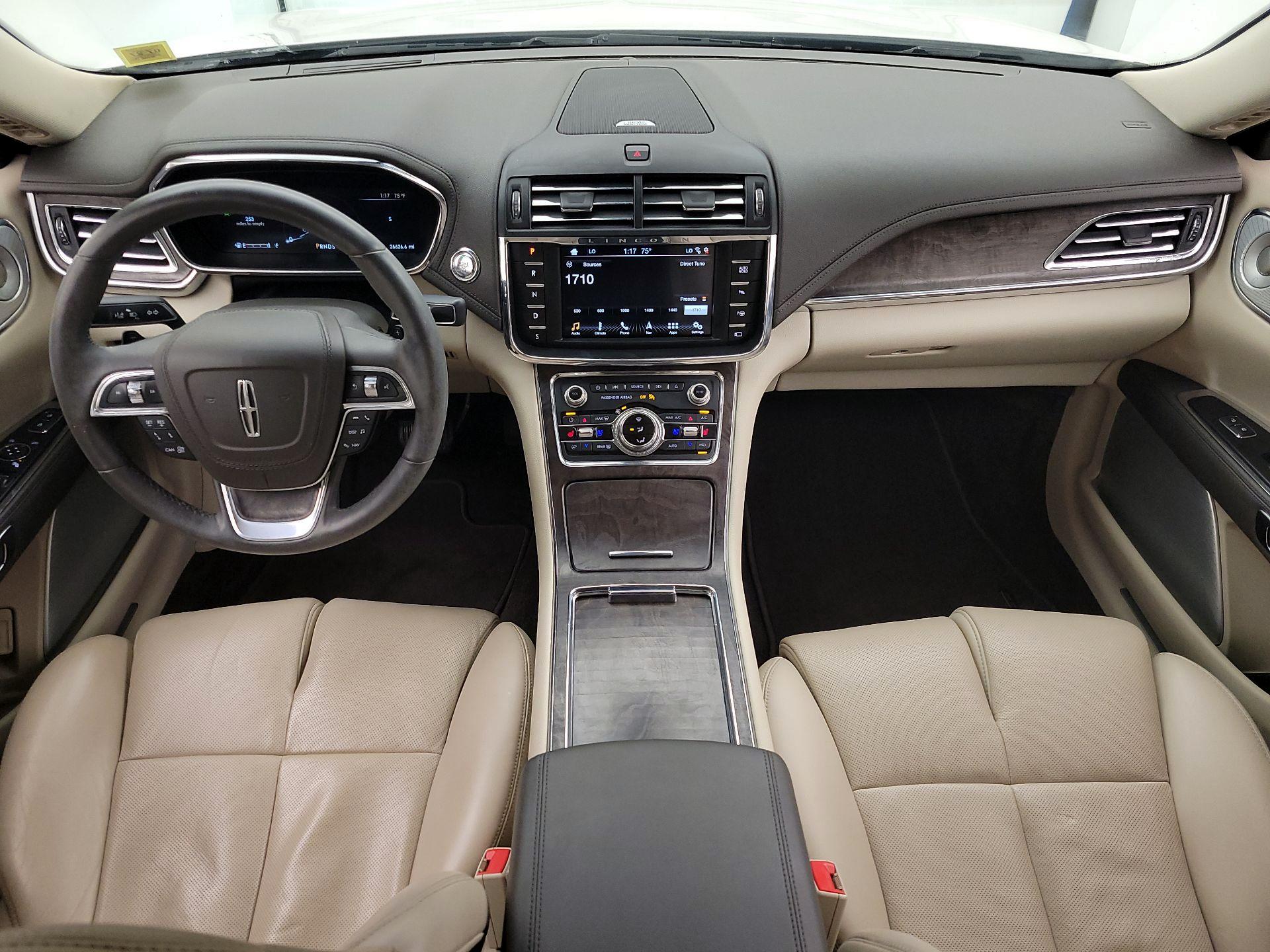 Thumbnail: 2017 Lincoln Continental - 9