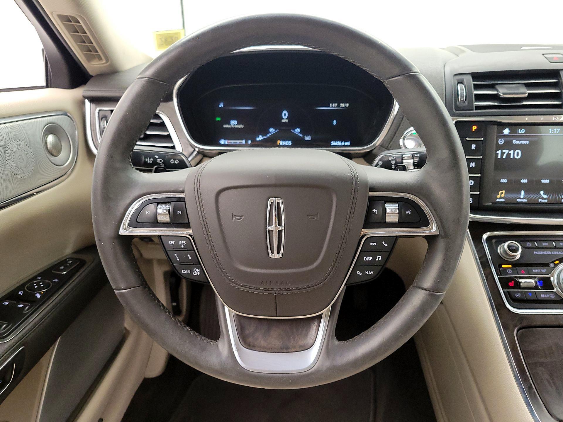 Thumbnail: 2017 Lincoln Continental - 10