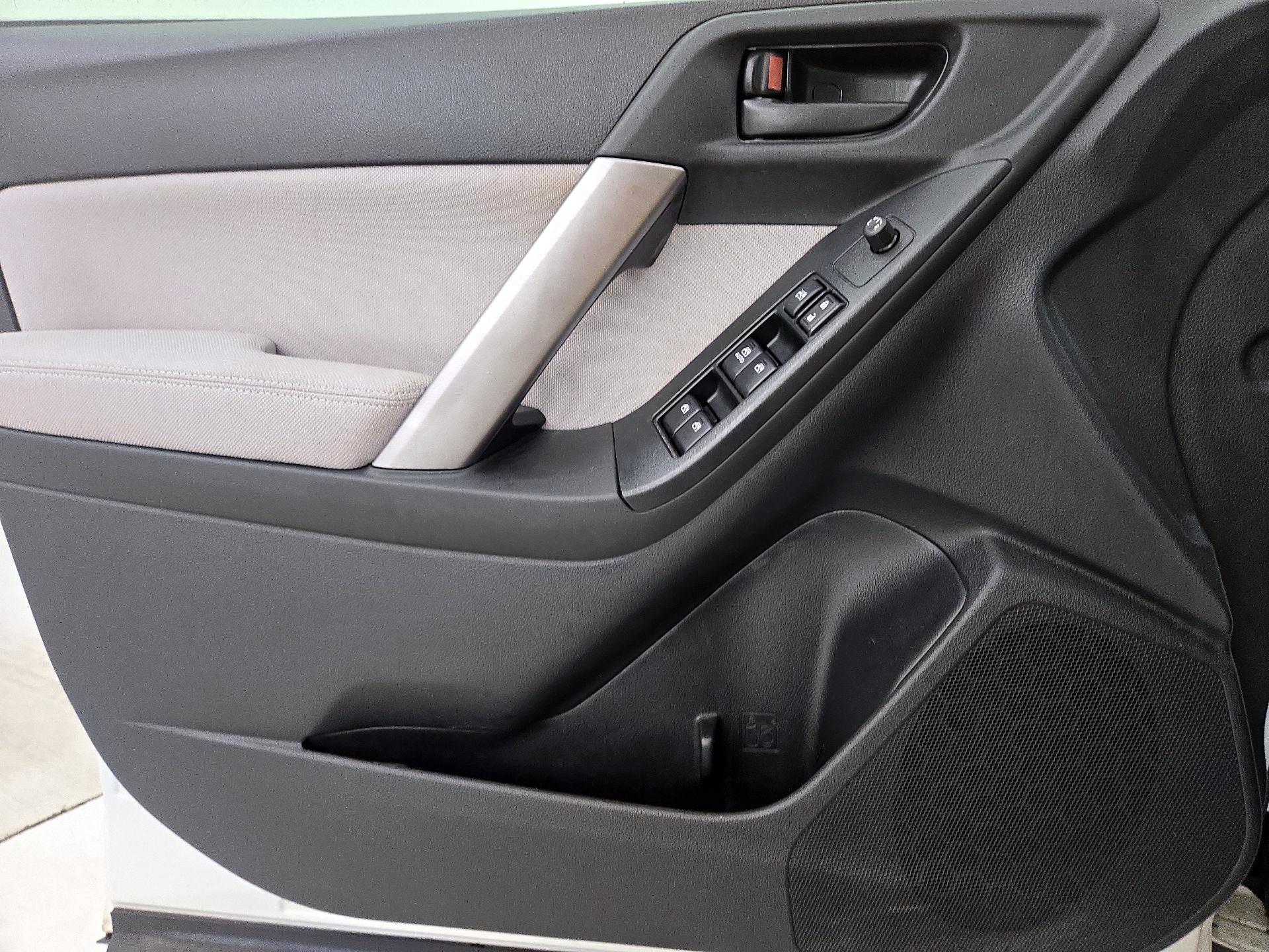 Thumbnail: 2015 Subaru Forester - 12