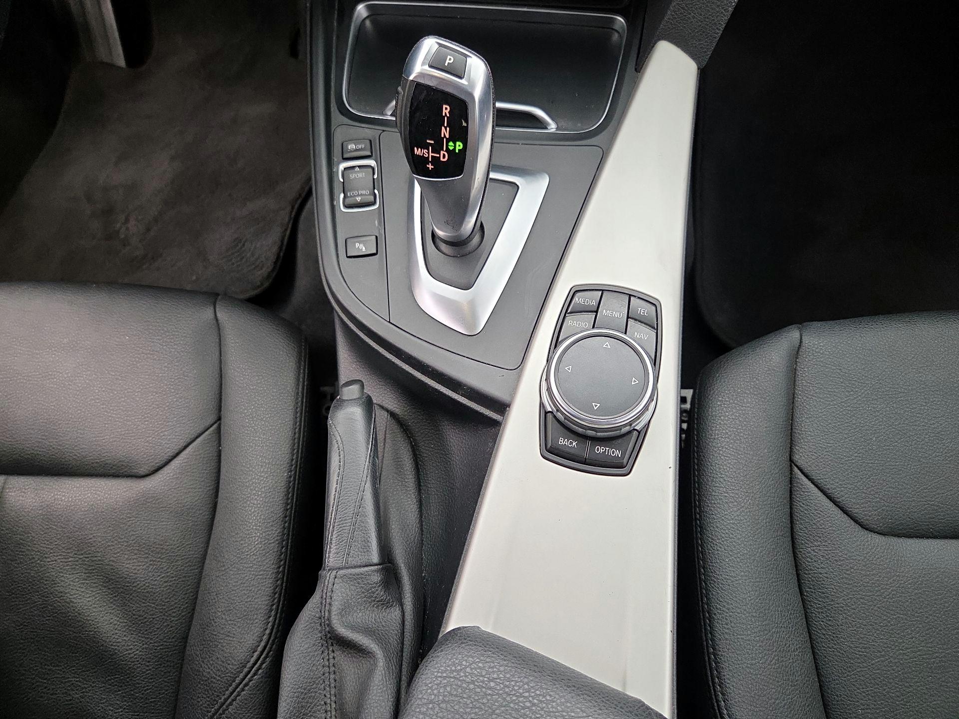 Thumbnail: 2016 BMW 3 Series - 18