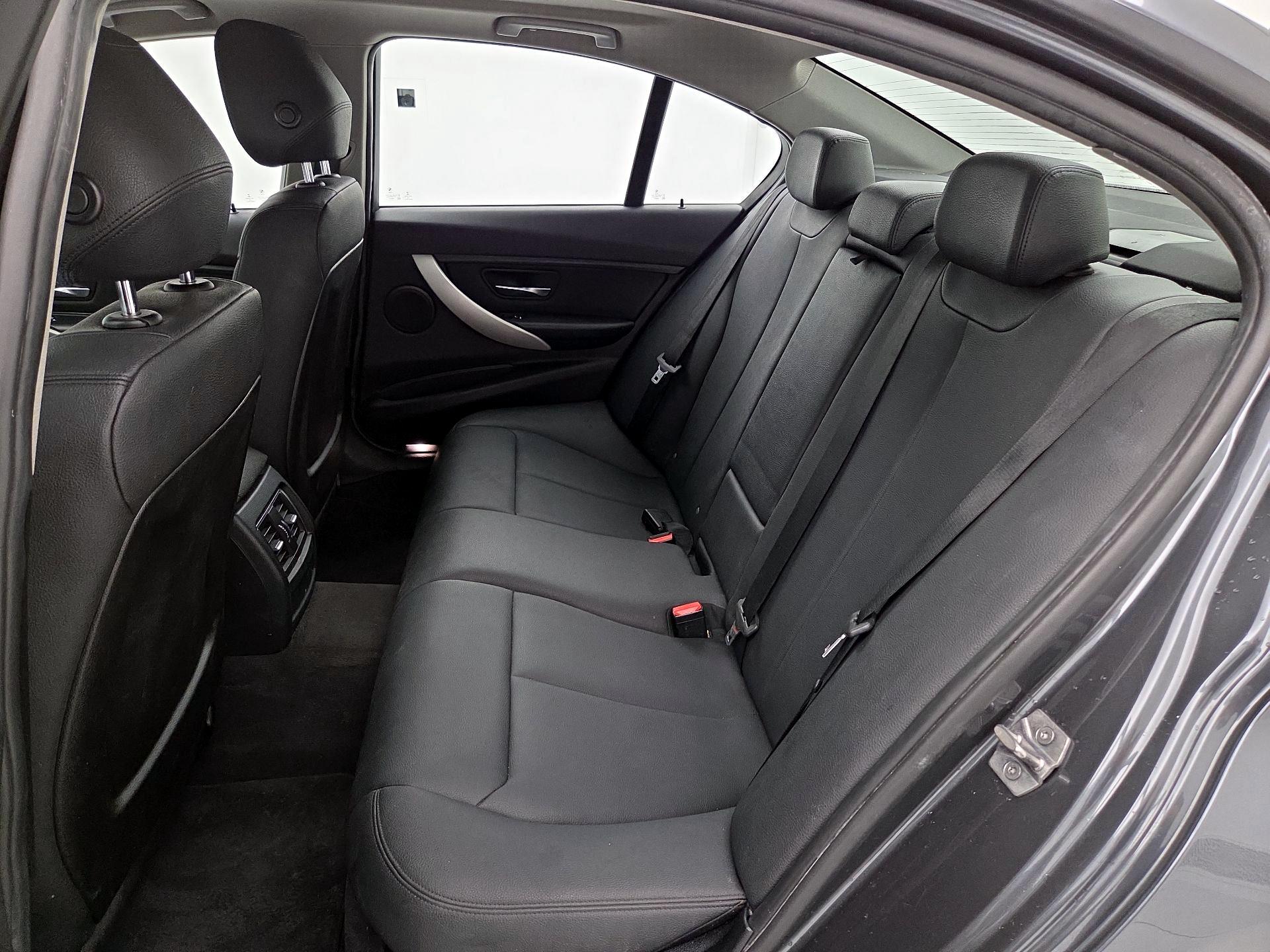 Thumbnail: 2016 BMW 3 Series - 20