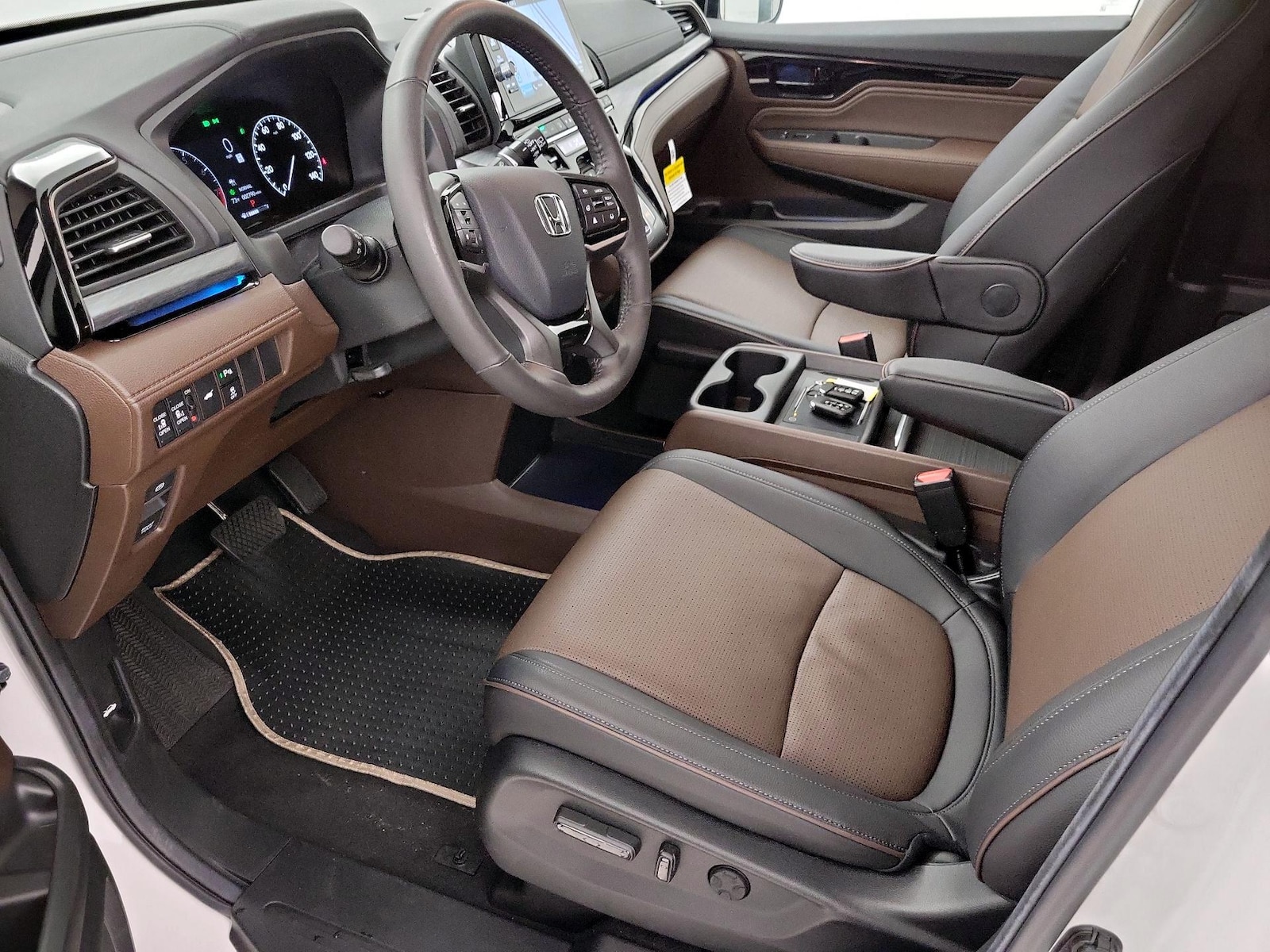 2025 Honda Odyssey Elite - Photo 12