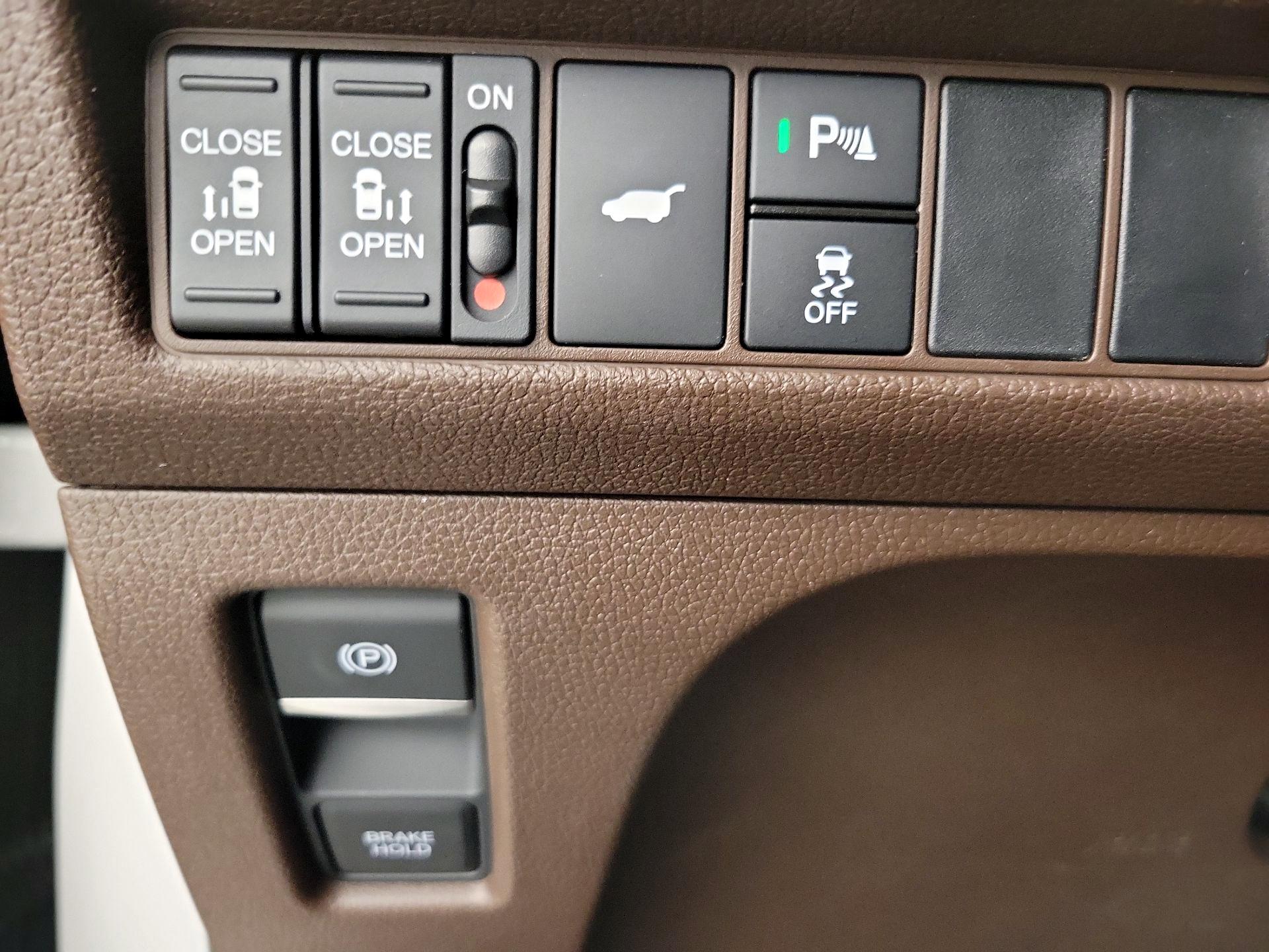 Thumbnail: 2025 Honda Odyssey - 13