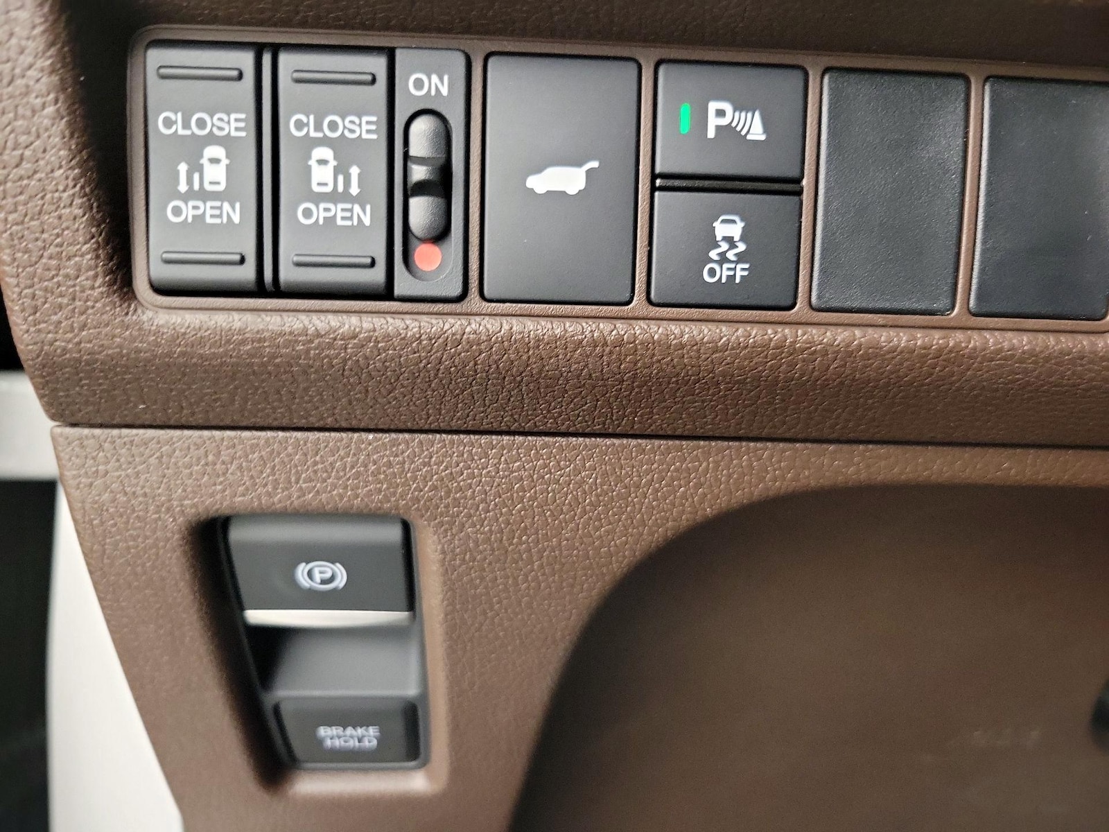 2025 Honda Odyssey Elite - Photo 14