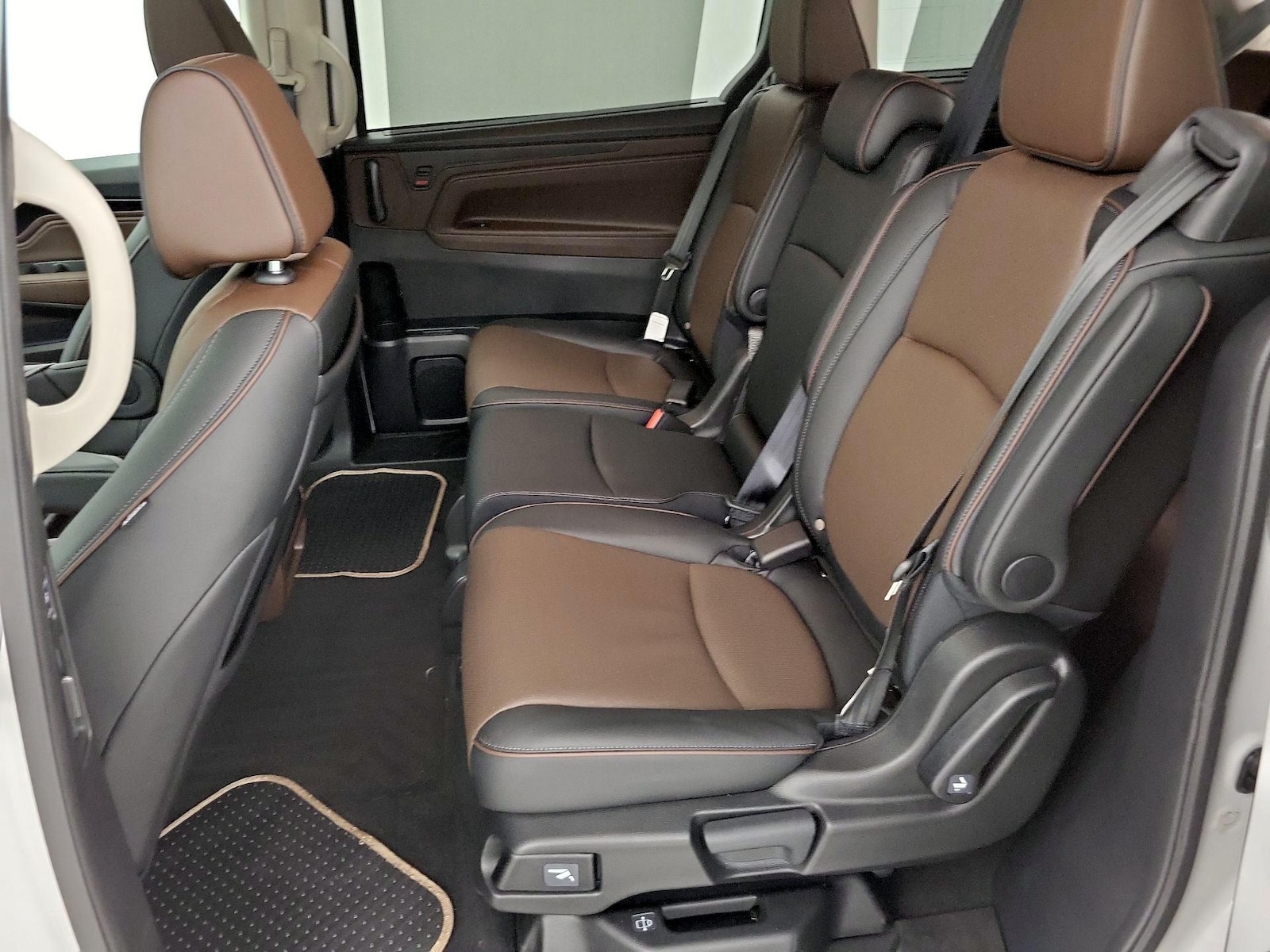 2025 Honda Odyssey Elite - Photo 22