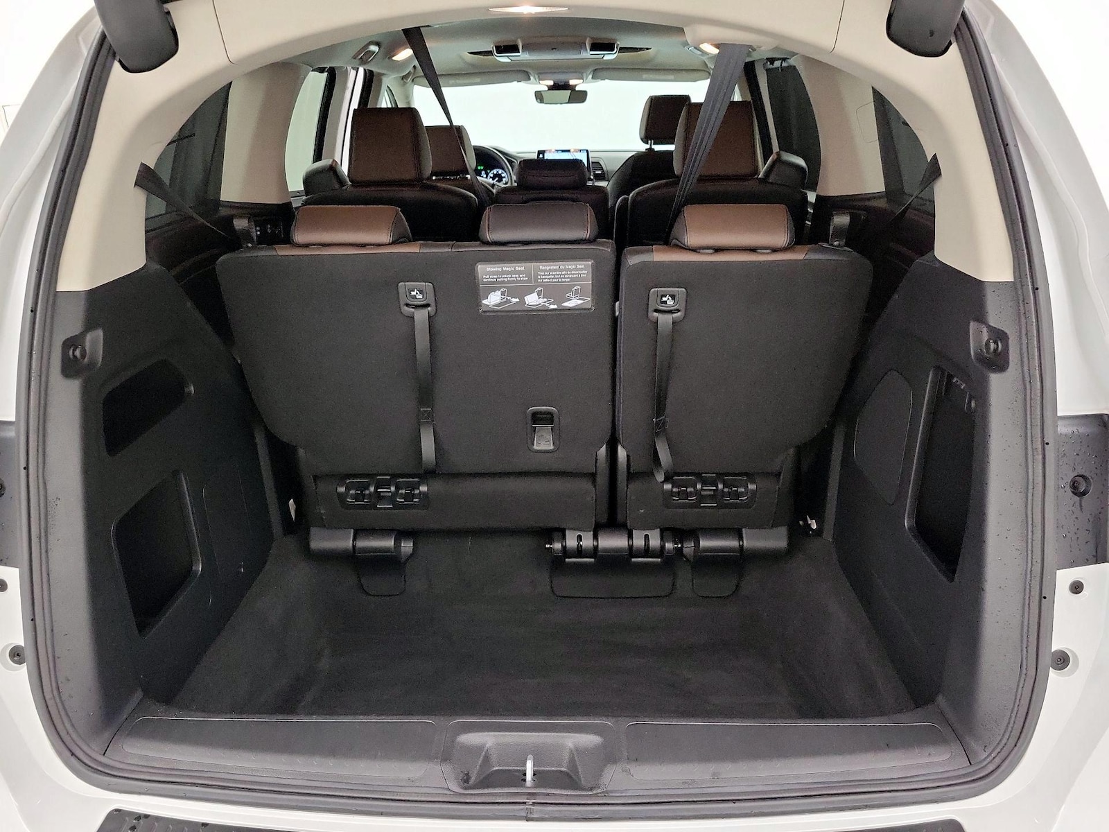 2025 Honda Odyssey Elite - Photo 24