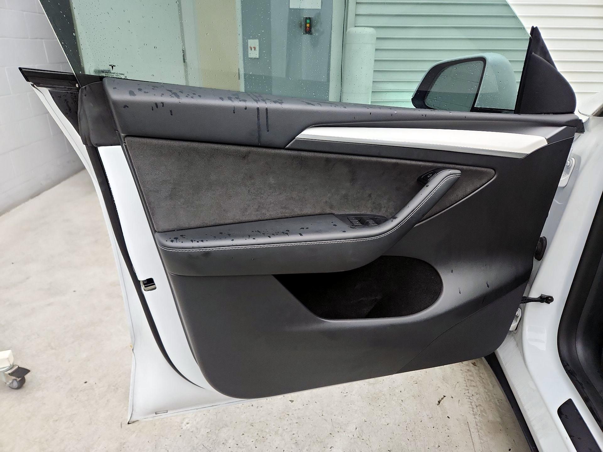 Thumbnail: 2023 Tesla Model Y - 12