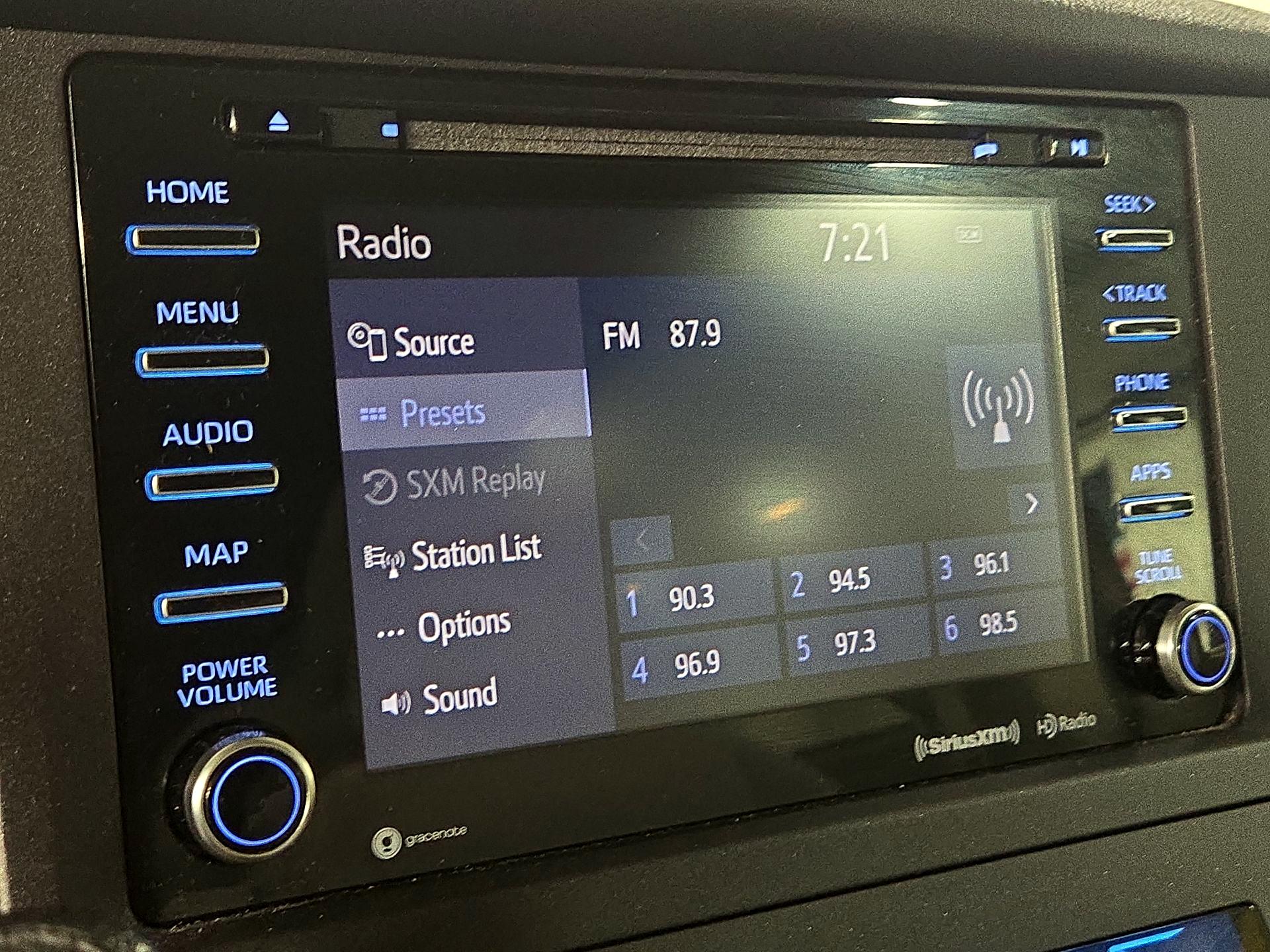 Thumbnail: 2020 Toyota Sienna - 15