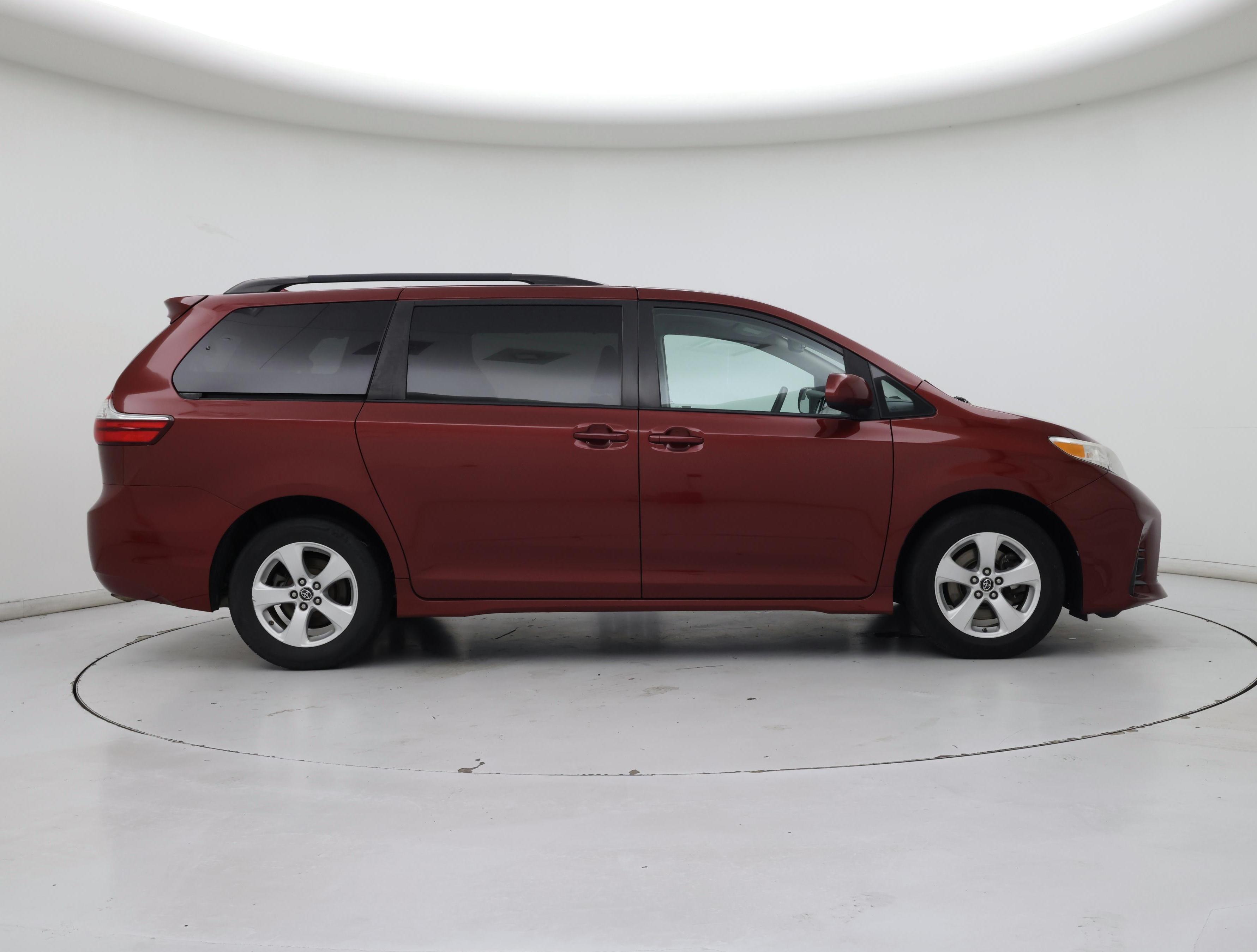 Thumbnail: 2020 Toyota Sienna - 7