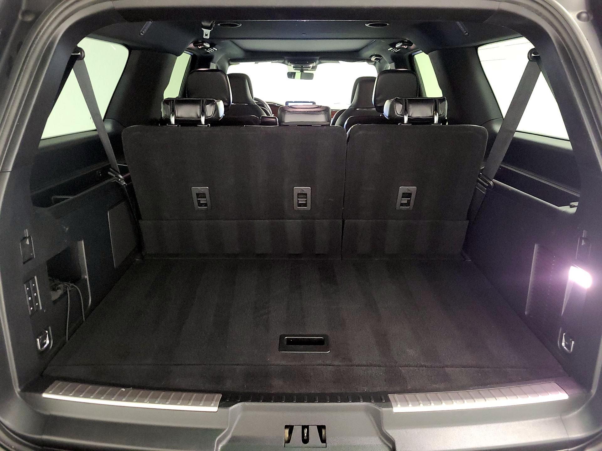 Thumbnail: 2021 Lincoln Navigator L - 16