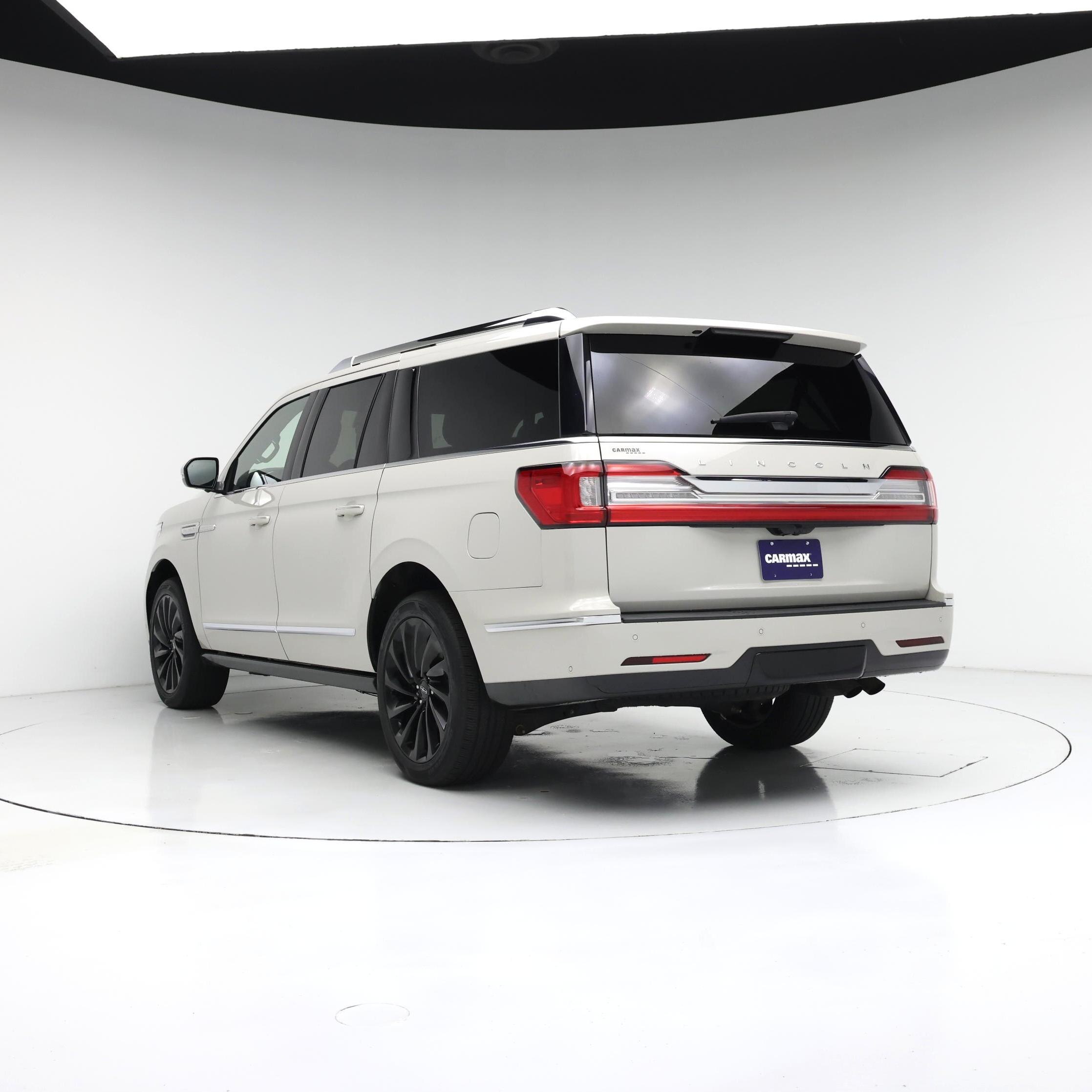 Thumbnail: 2021 Lincoln Navigator L - 2