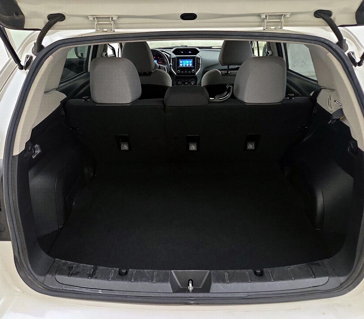 Trunk/Cargo (Seats Up)