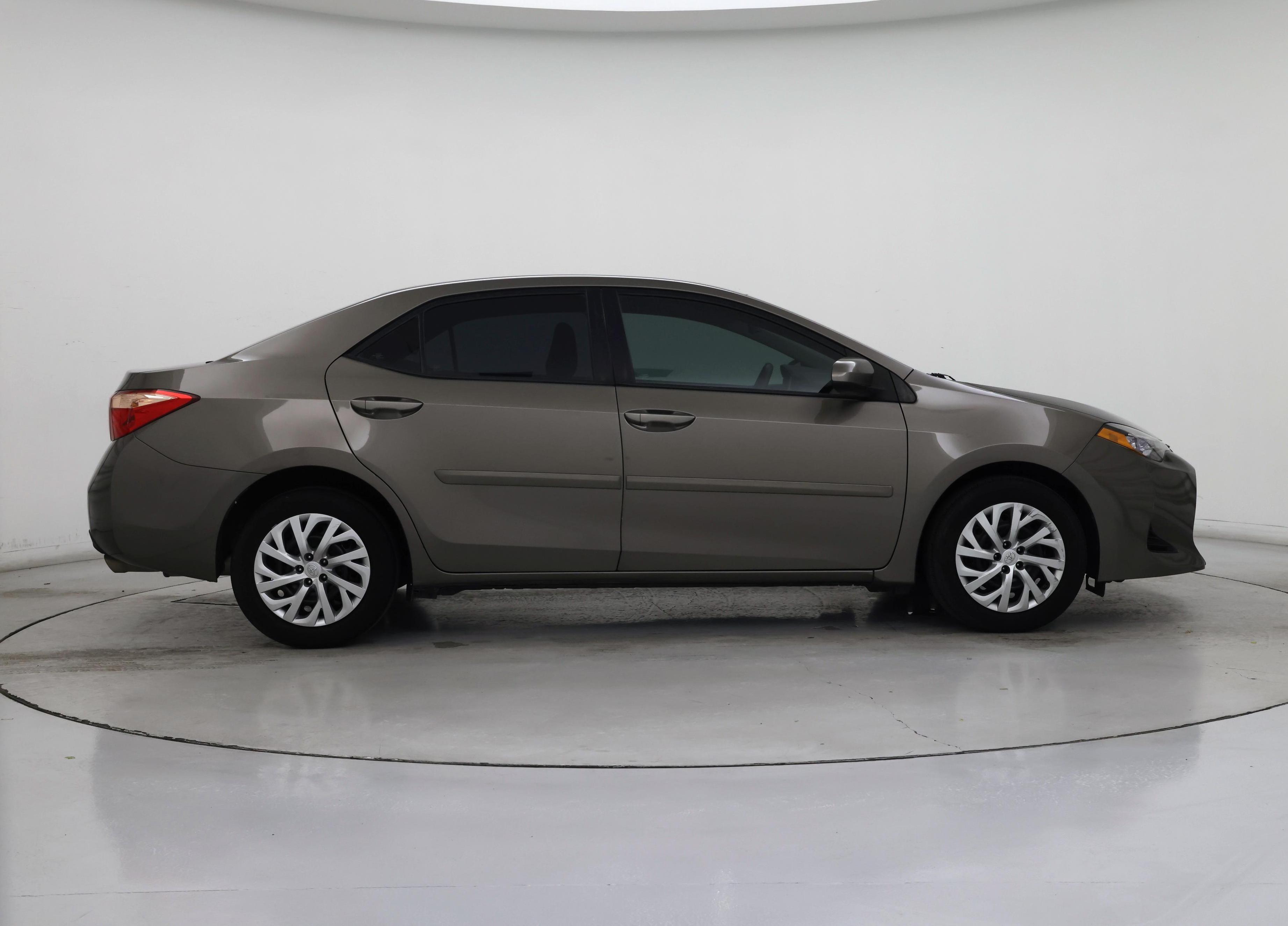 Thumbnail: 2017 Toyota Corolla - 7