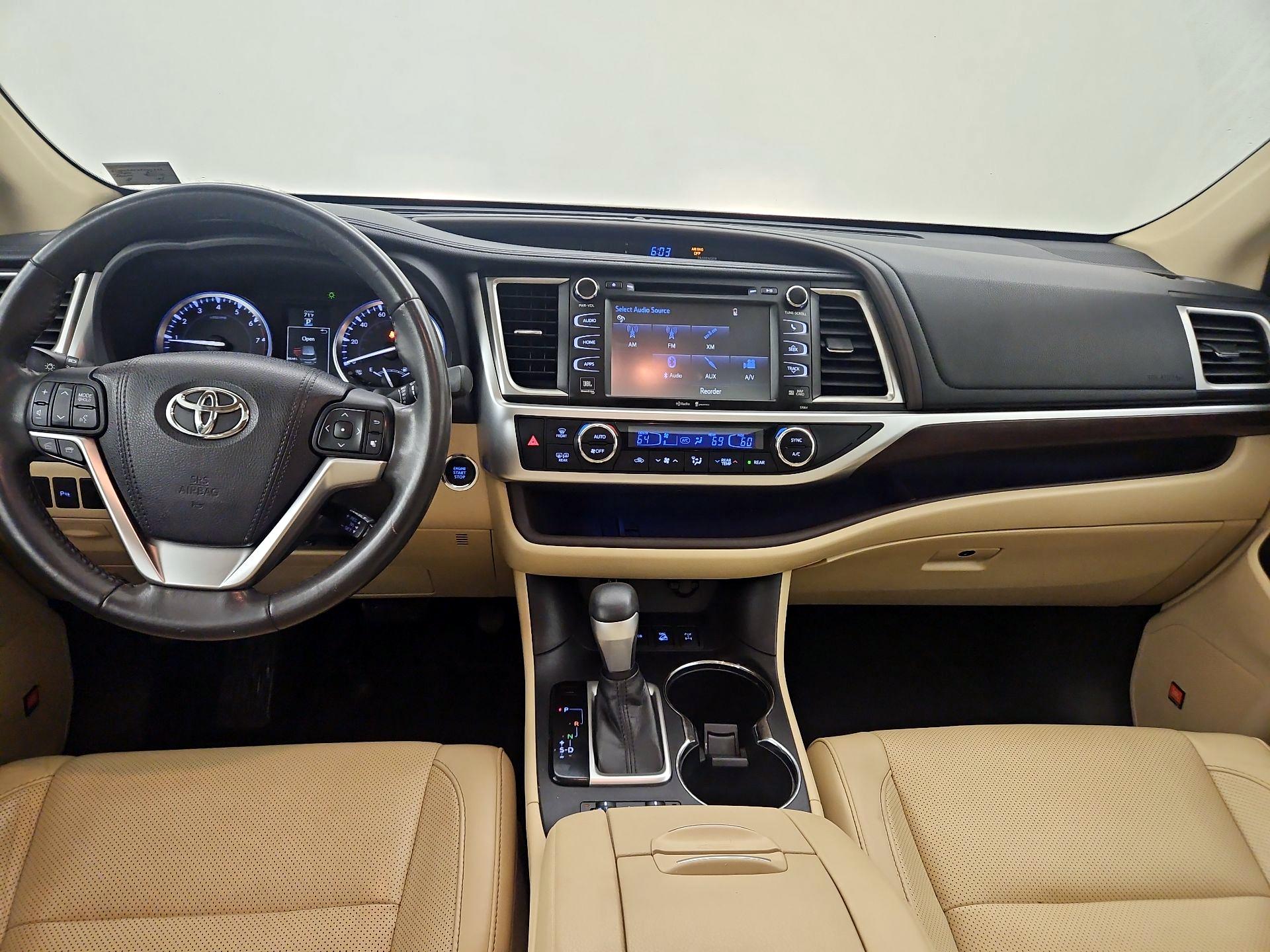 Thumbnail: 2015 Toyota Highlander - 9