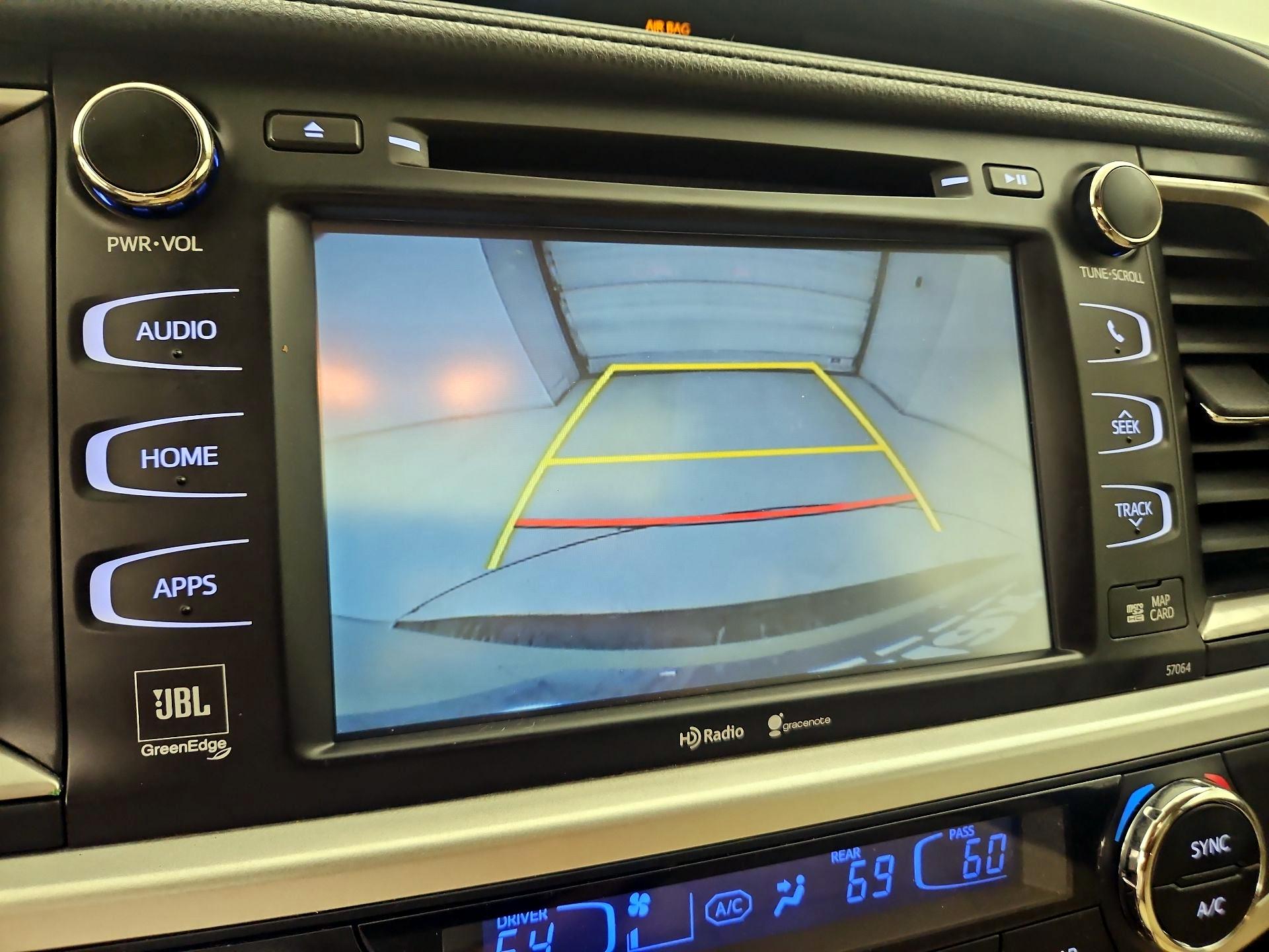 Thumbnail: 2015 Toyota Highlander - 14