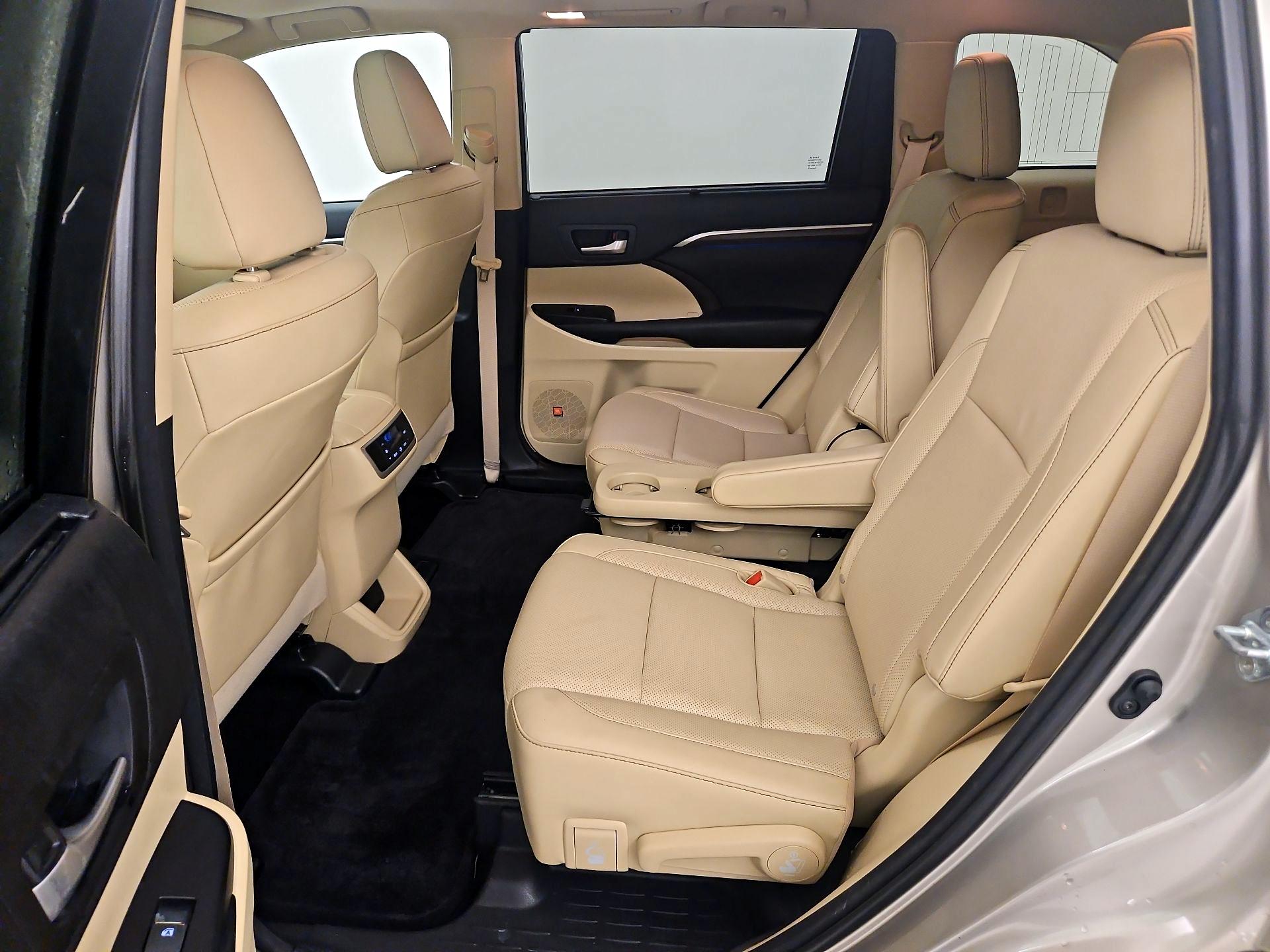 Thumbnail: 2015 Toyota Highlander - 19