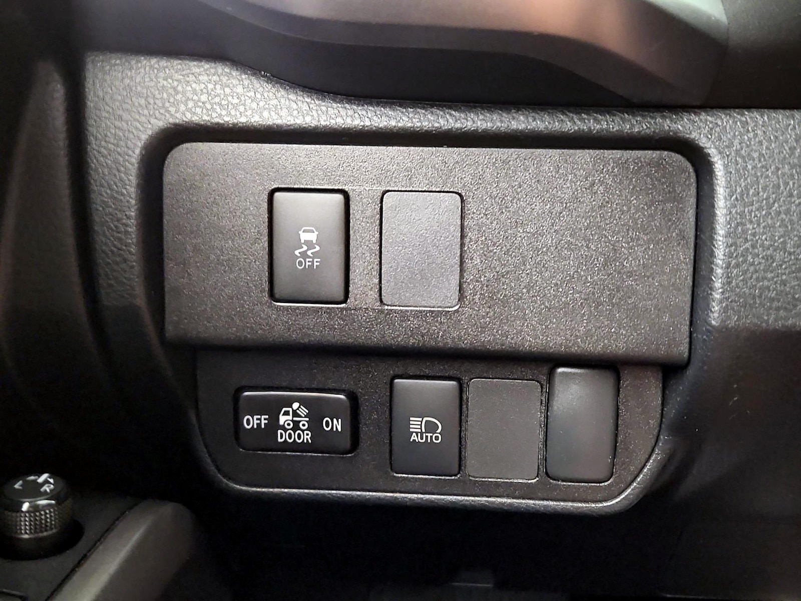 2020 Toyota Tacoma SR5 - Photo 14