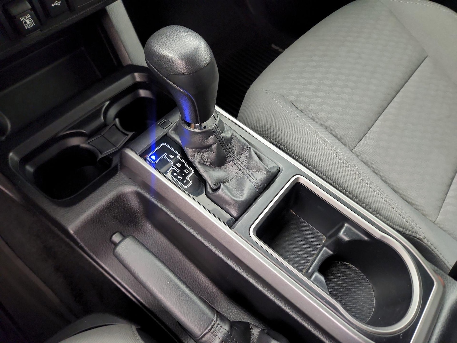 2020 Toyota Tacoma SR5 - Photo 18