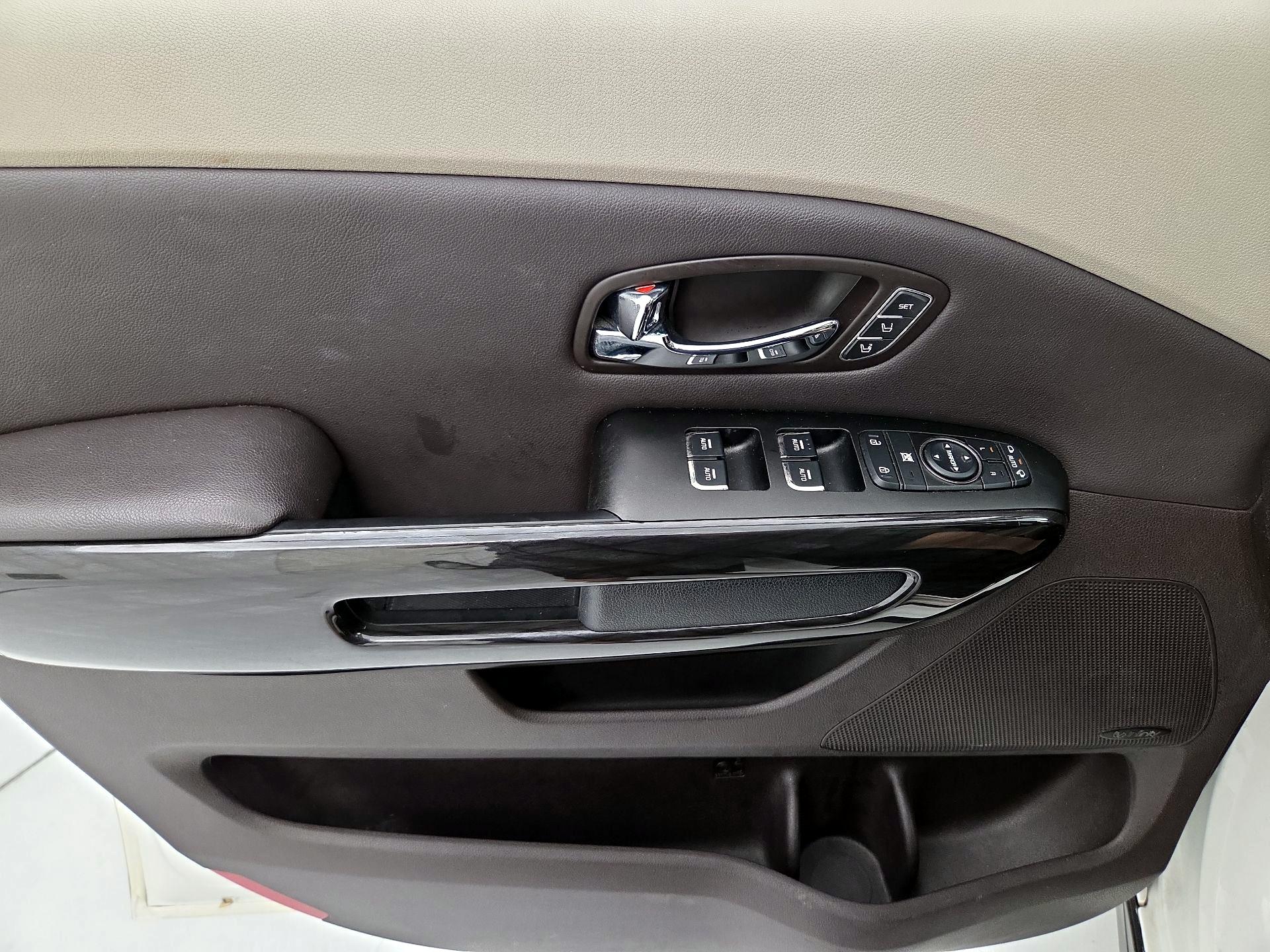 Thumbnail: 2016 Kia Sedona - 12