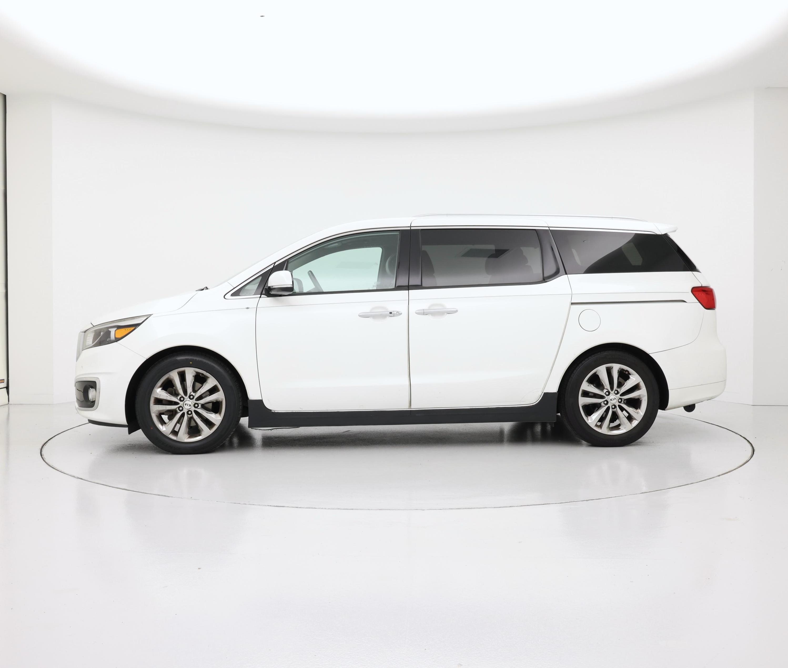 Thumbnail: 2016 Kia Sedona - 3