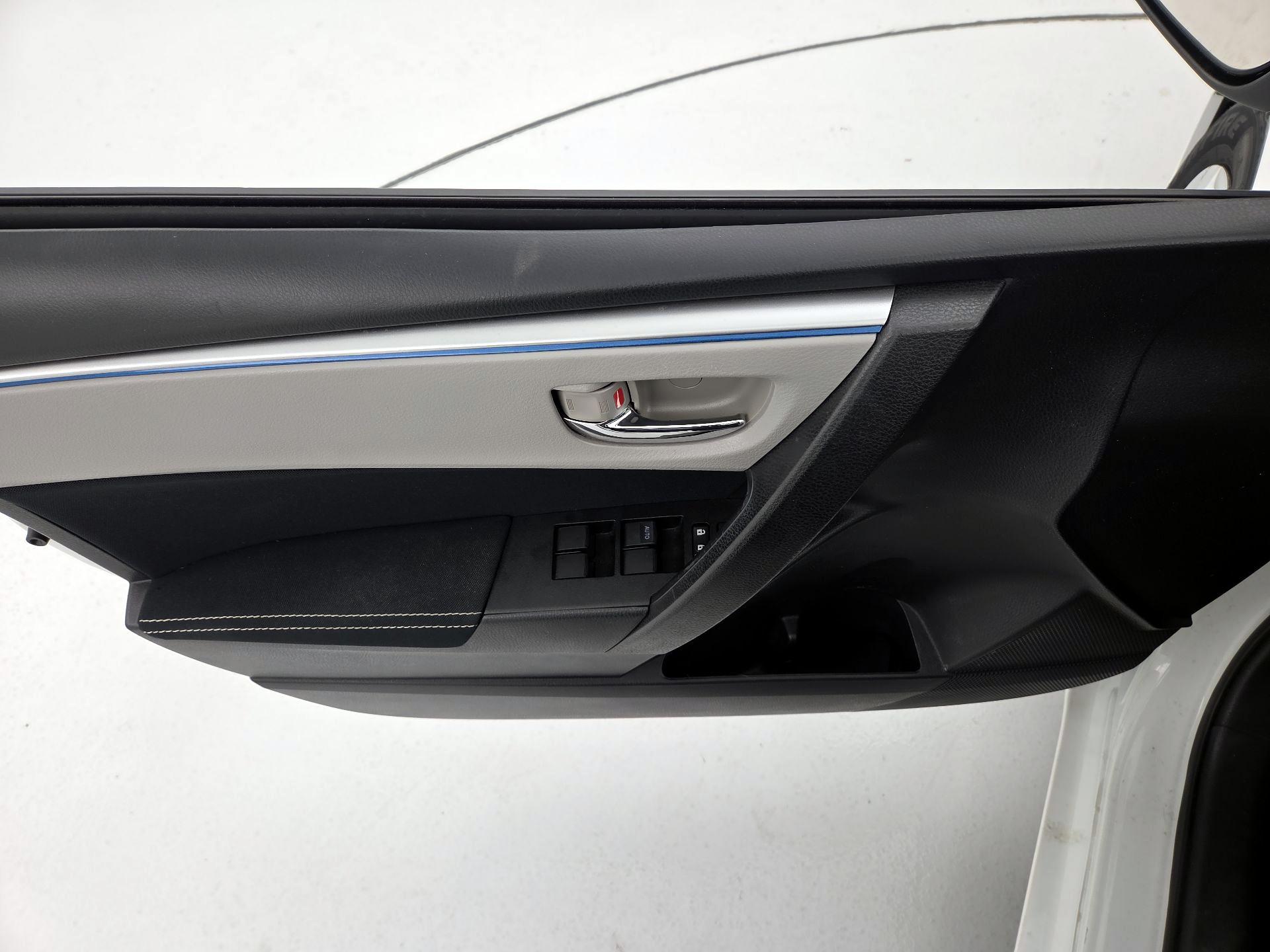 Thumbnail: 2014 Toyota Corolla - 12