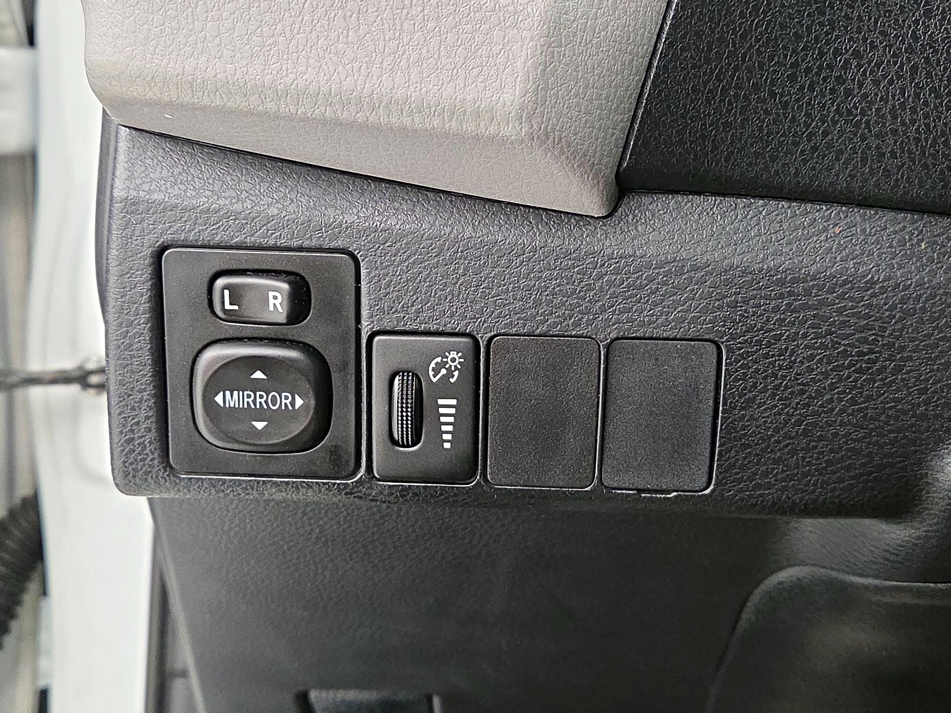 Thumbnail: 2014 Toyota Corolla - 13