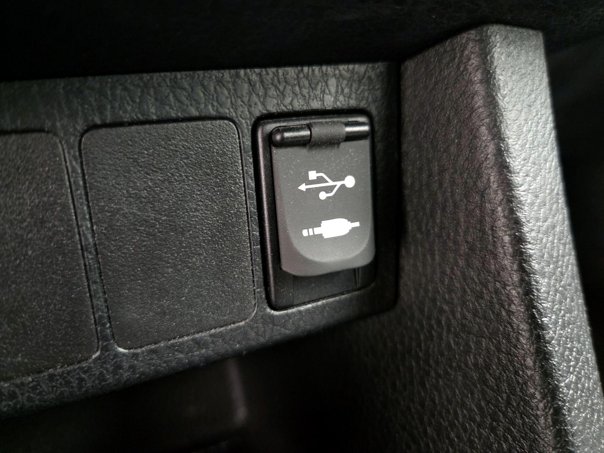 Thumbnail: 2014 Toyota Corolla - 18
