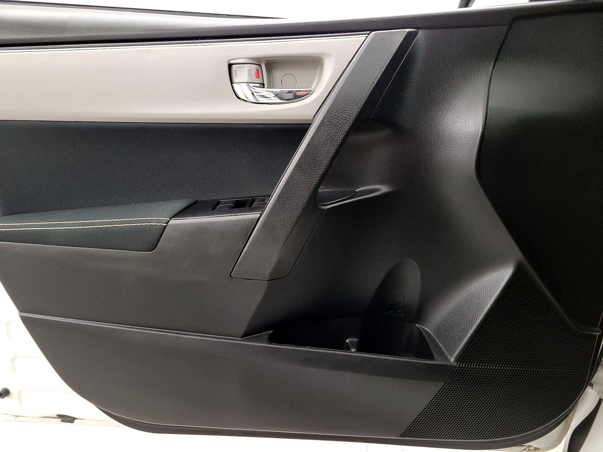 Thumbnail: 2018 Toyota Corolla - 12
