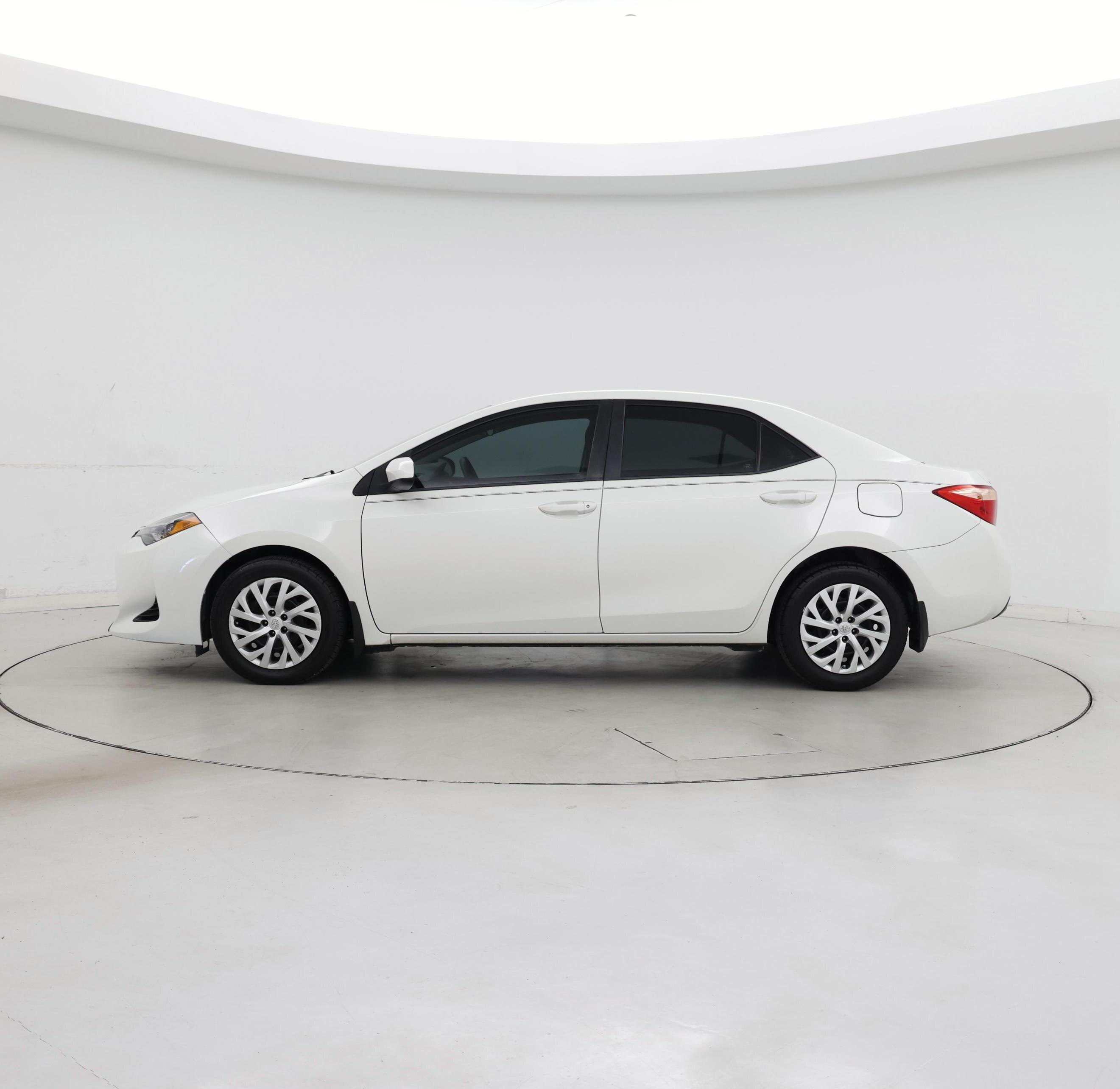 Thumbnail: 2018 Toyota Corolla - 3