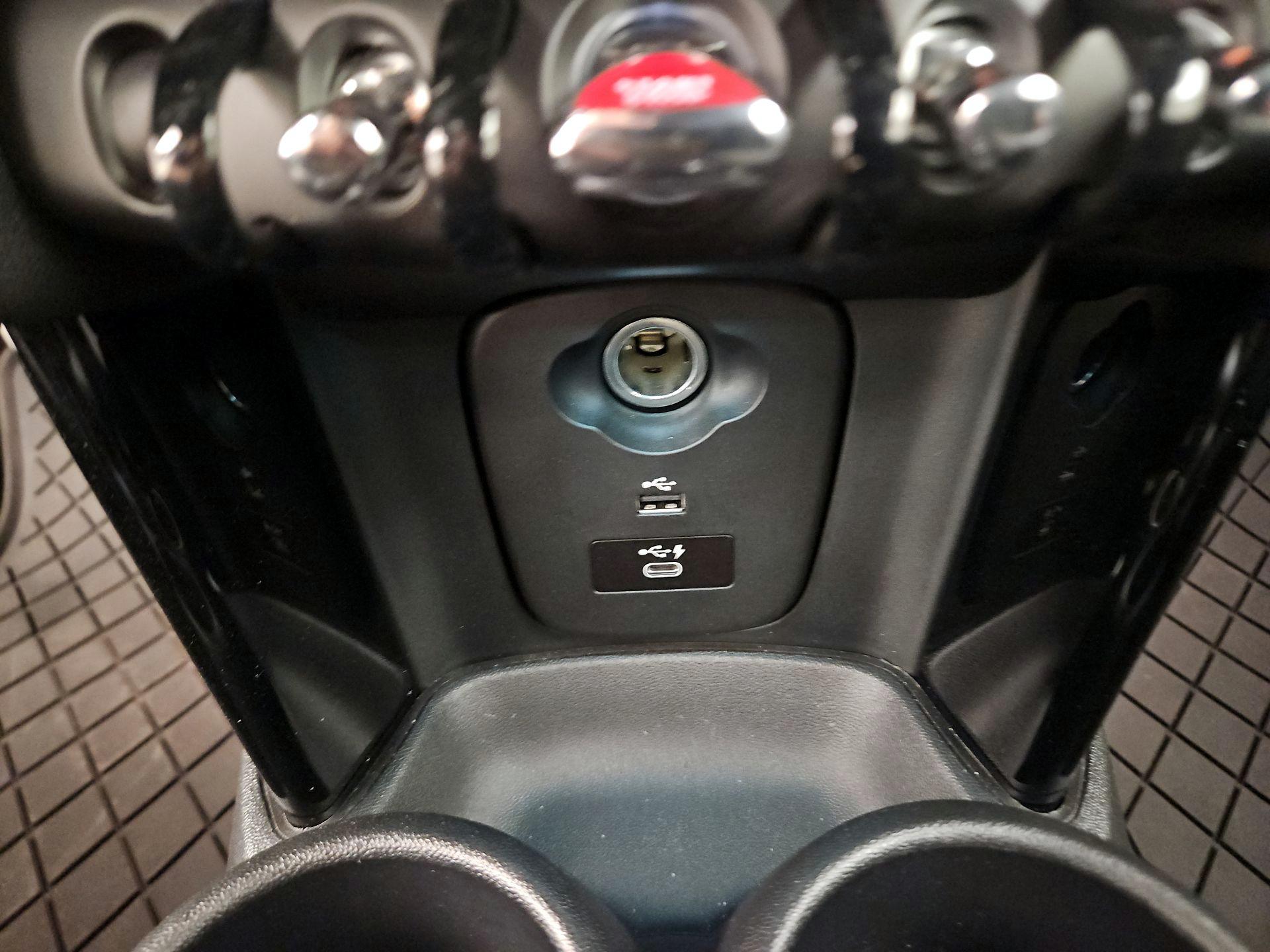 Thumbnail: 2022 MINI Cooper - 18