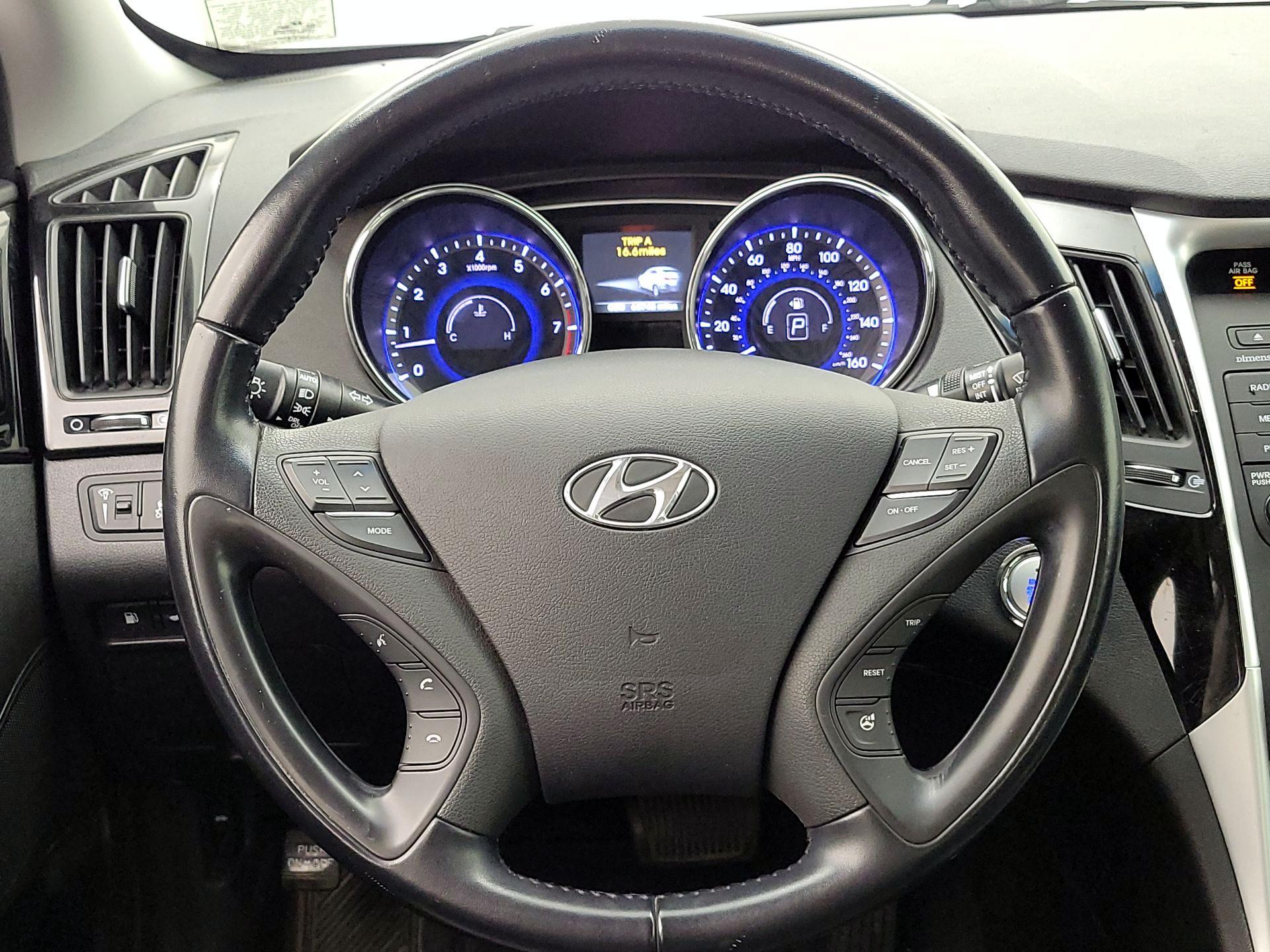 Thumbnail: 2014 Hyundai Sonata - 10
