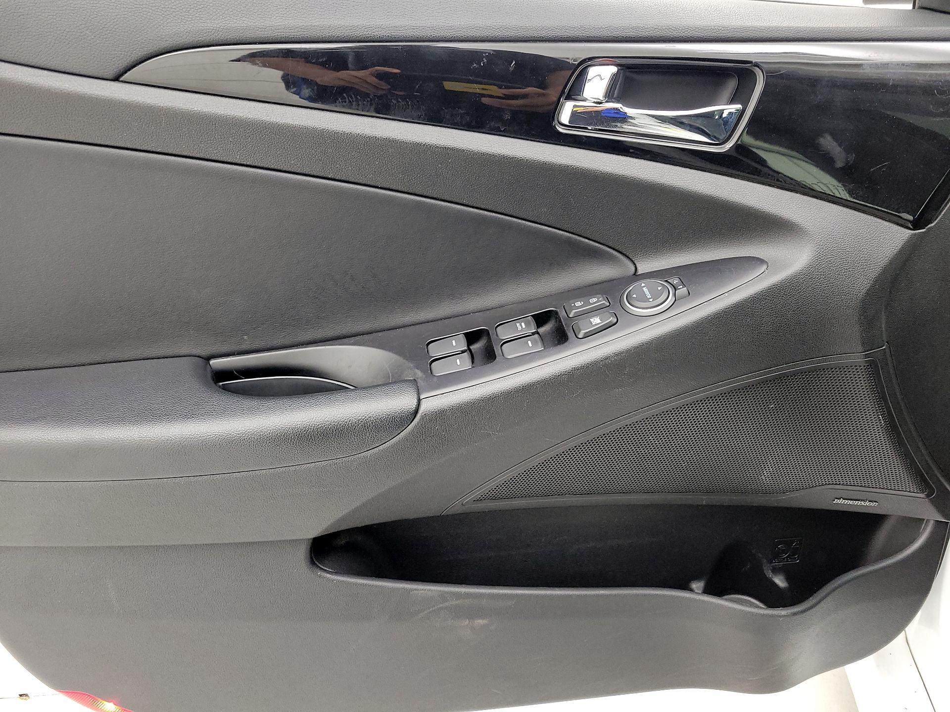 Thumbnail: 2014 Hyundai Sonata - 12