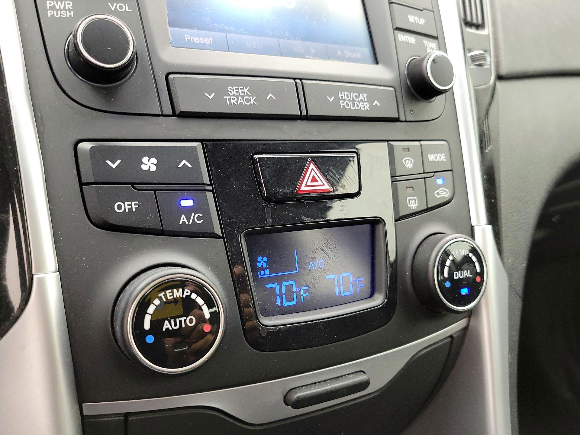 Thumbnail: 2014 Hyundai Sonata - 16