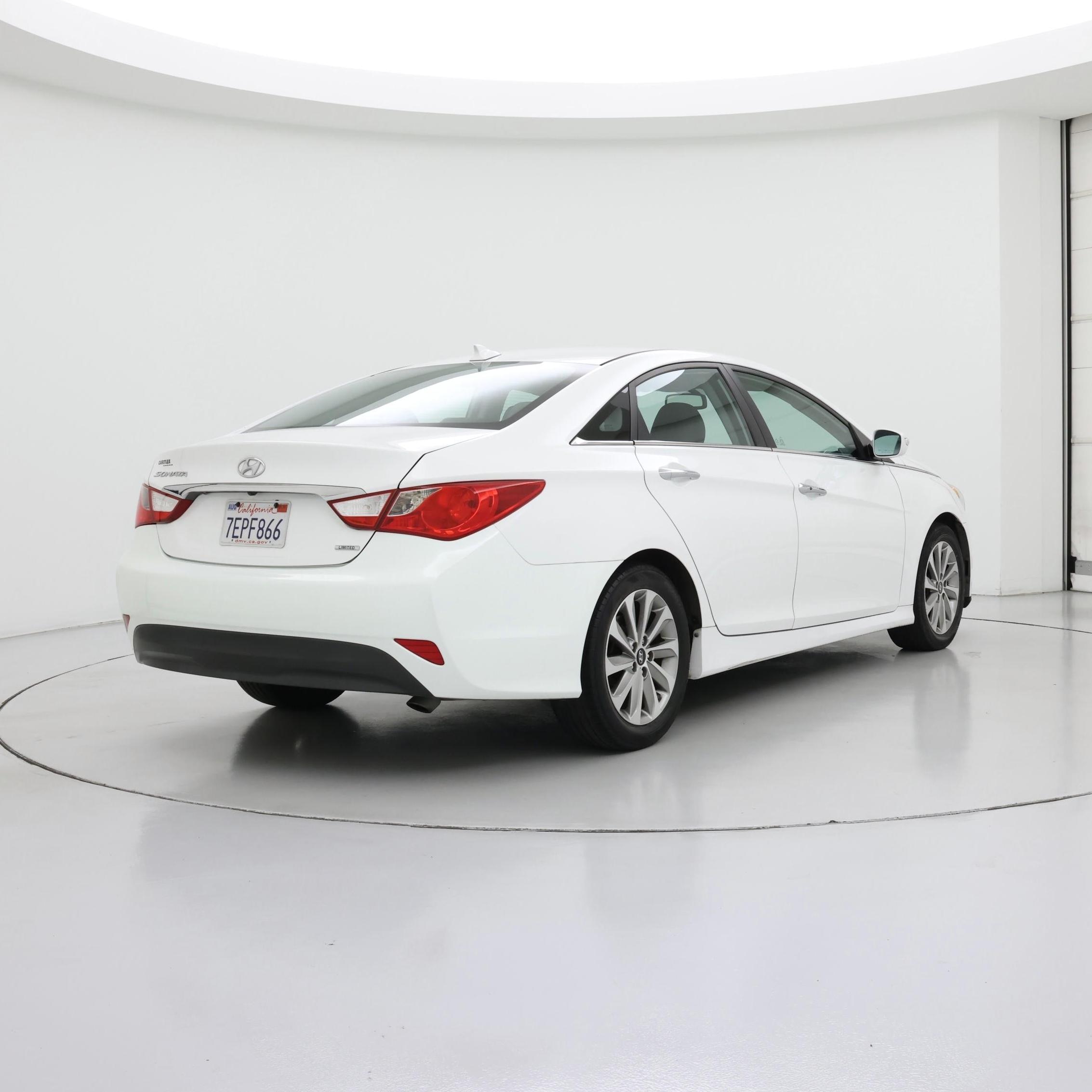 Thumbnail: 2014 Hyundai Sonata - 8
