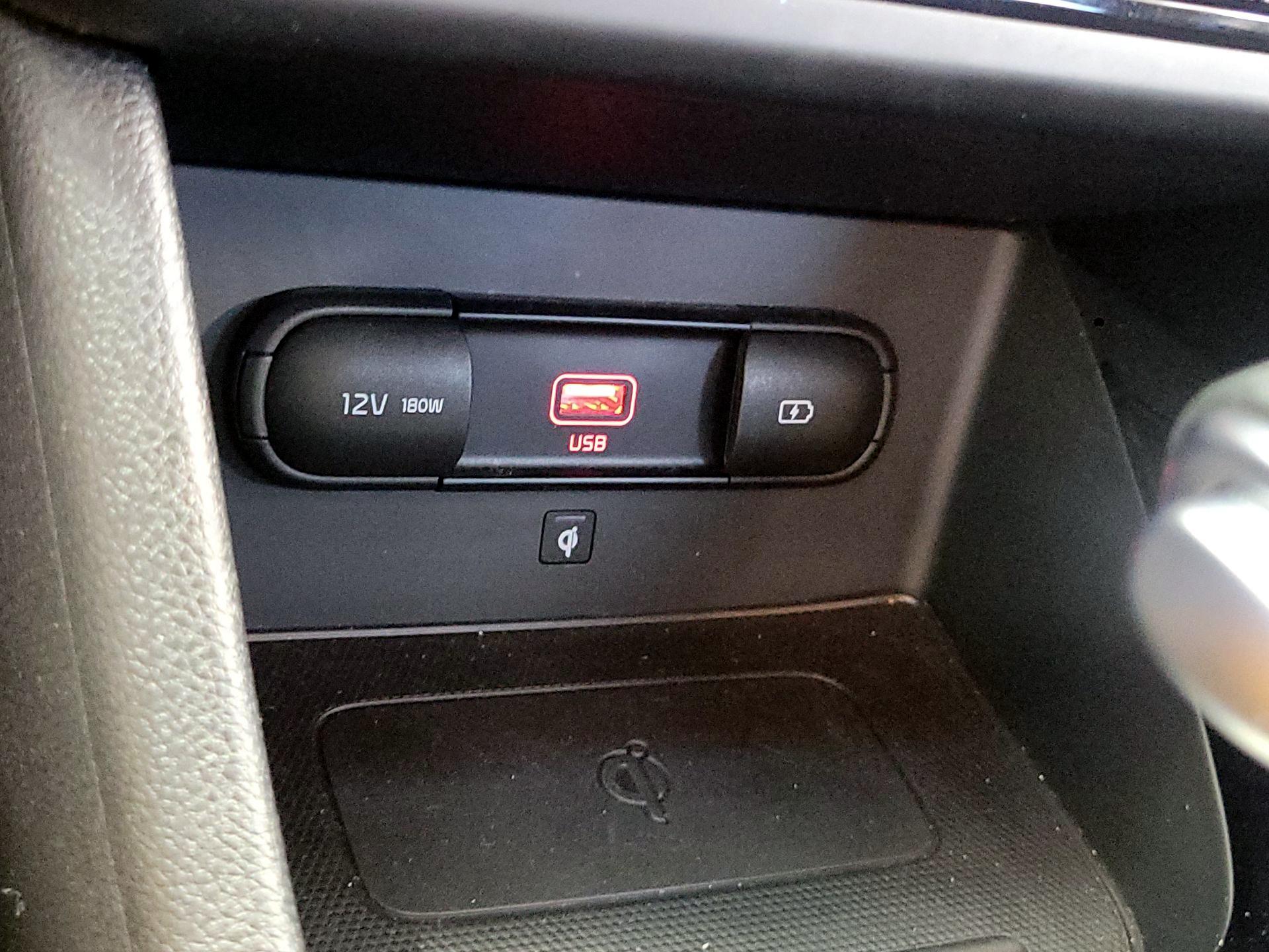 Thumbnail: 2020 Kia Niro - 18