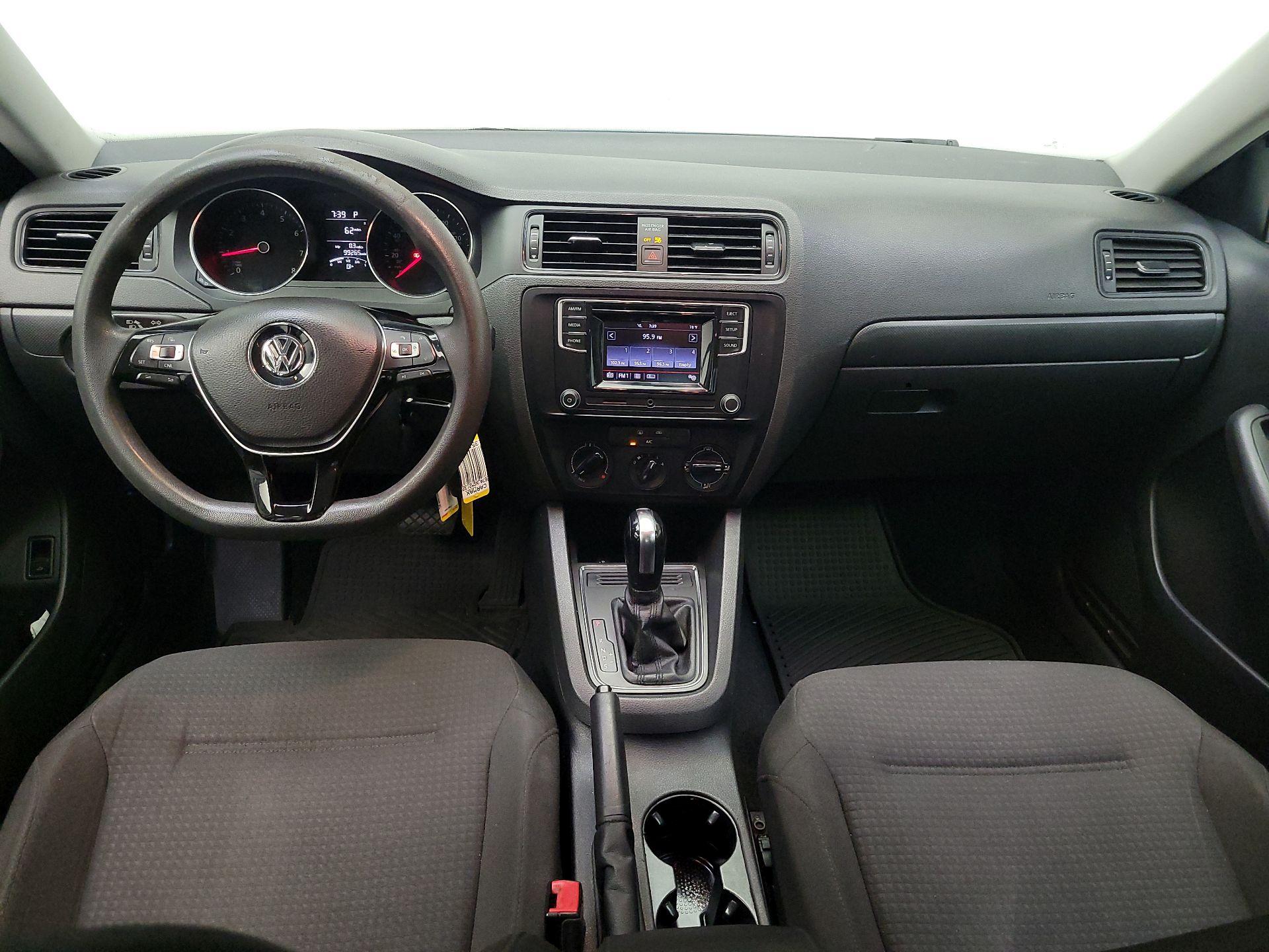 Thumbnail: 2016 Volkswagen Jetta - 9
