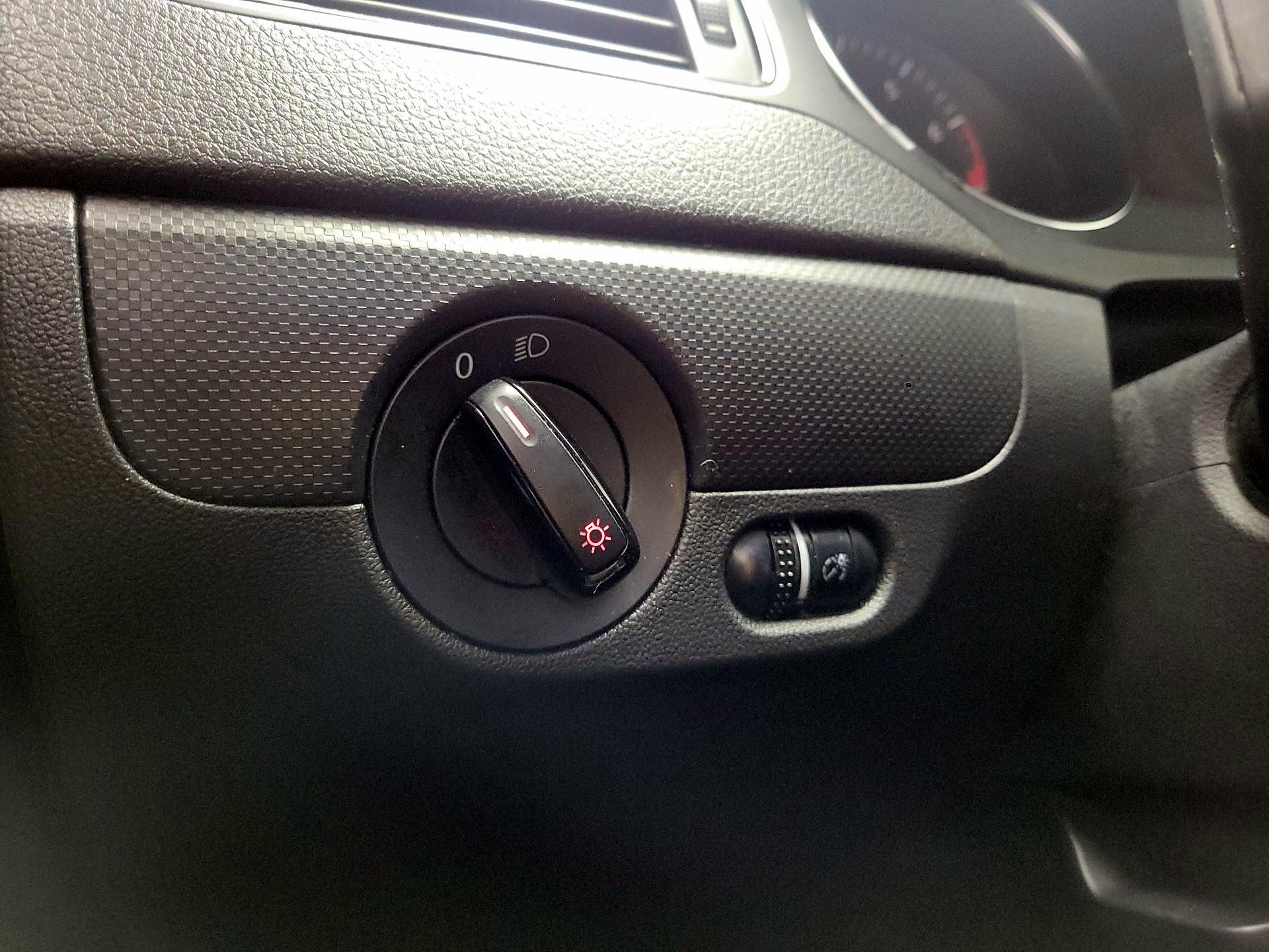 Thumbnail: 2016 Volkswagen Jetta - 13