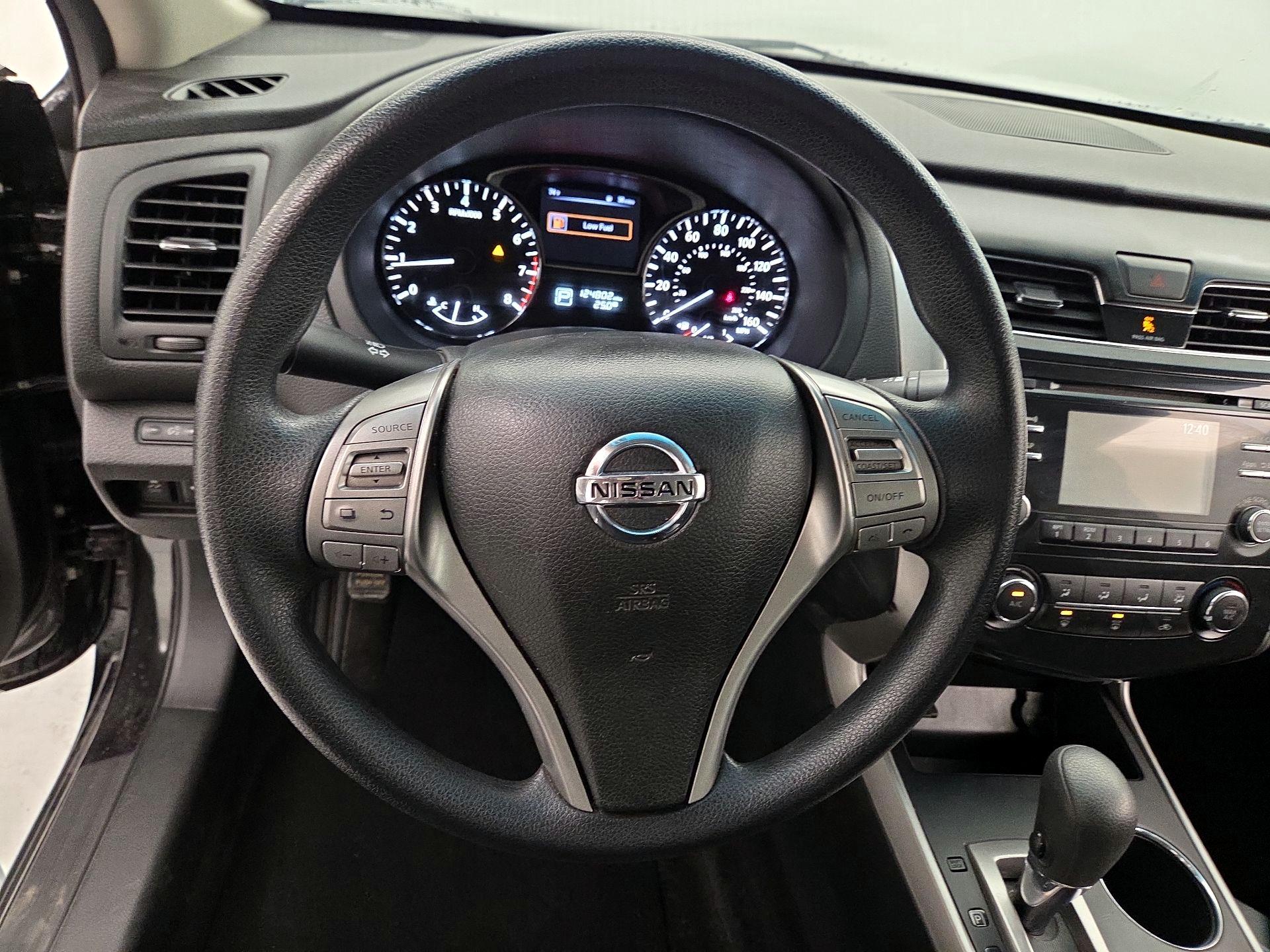 Thumbnail: 2015 Nissan Altima - 10