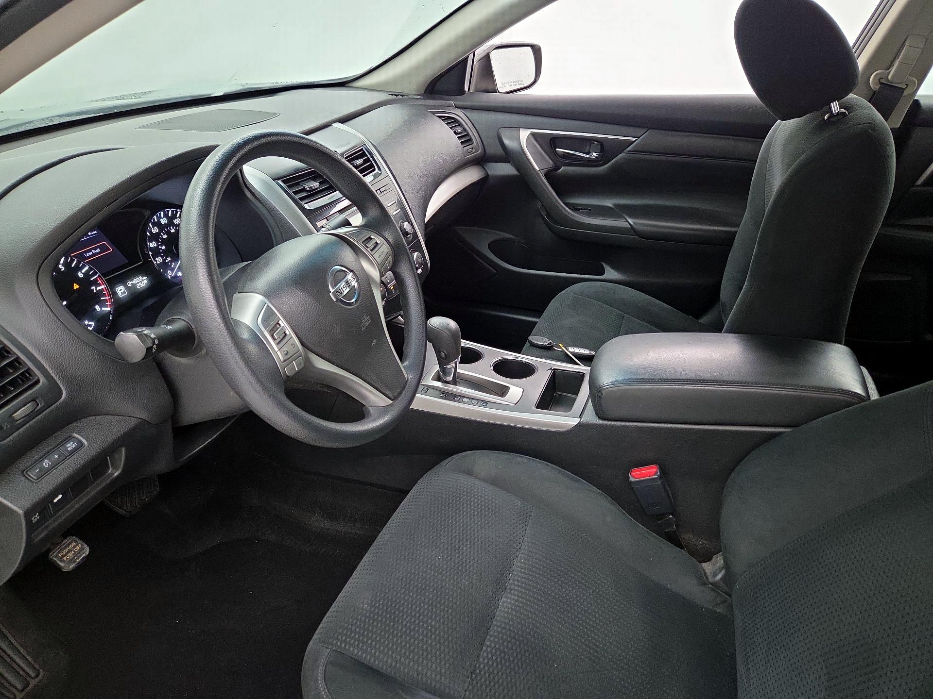 Thumbnail: 2015 Nissan Altima - 11