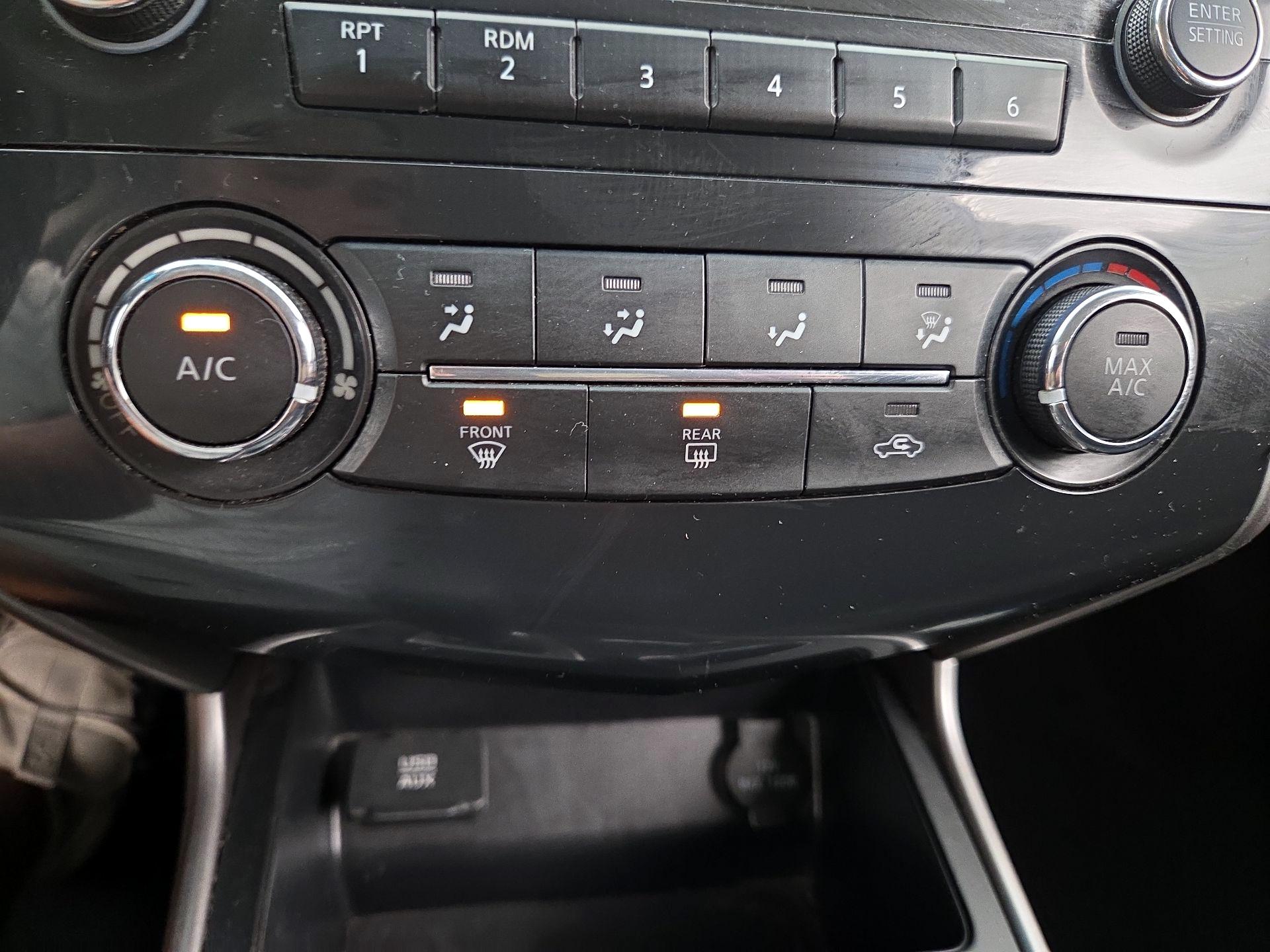 Thumbnail: 2015 Nissan Altima - 16