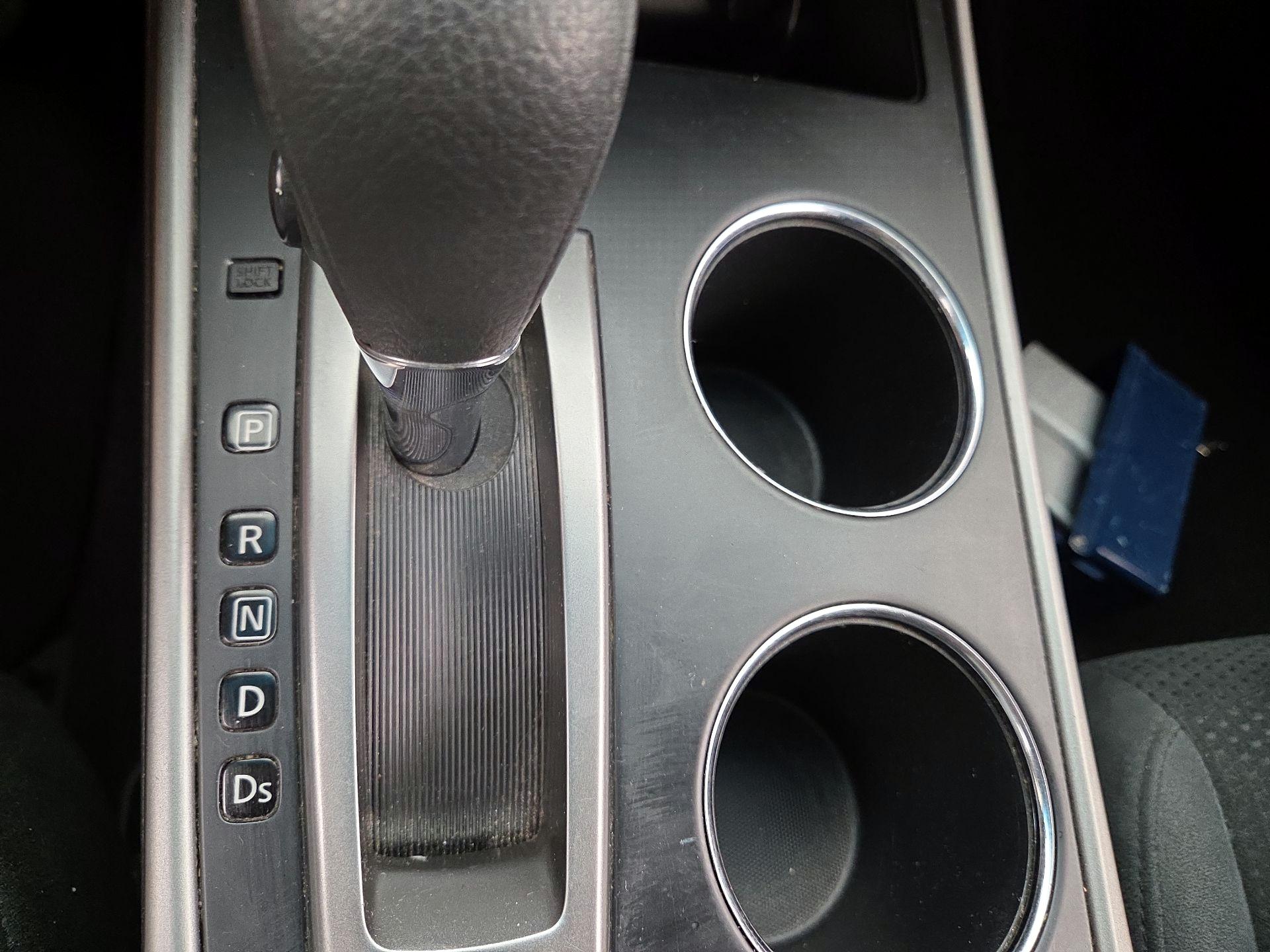 Thumbnail: 2015 Nissan Altima - 17