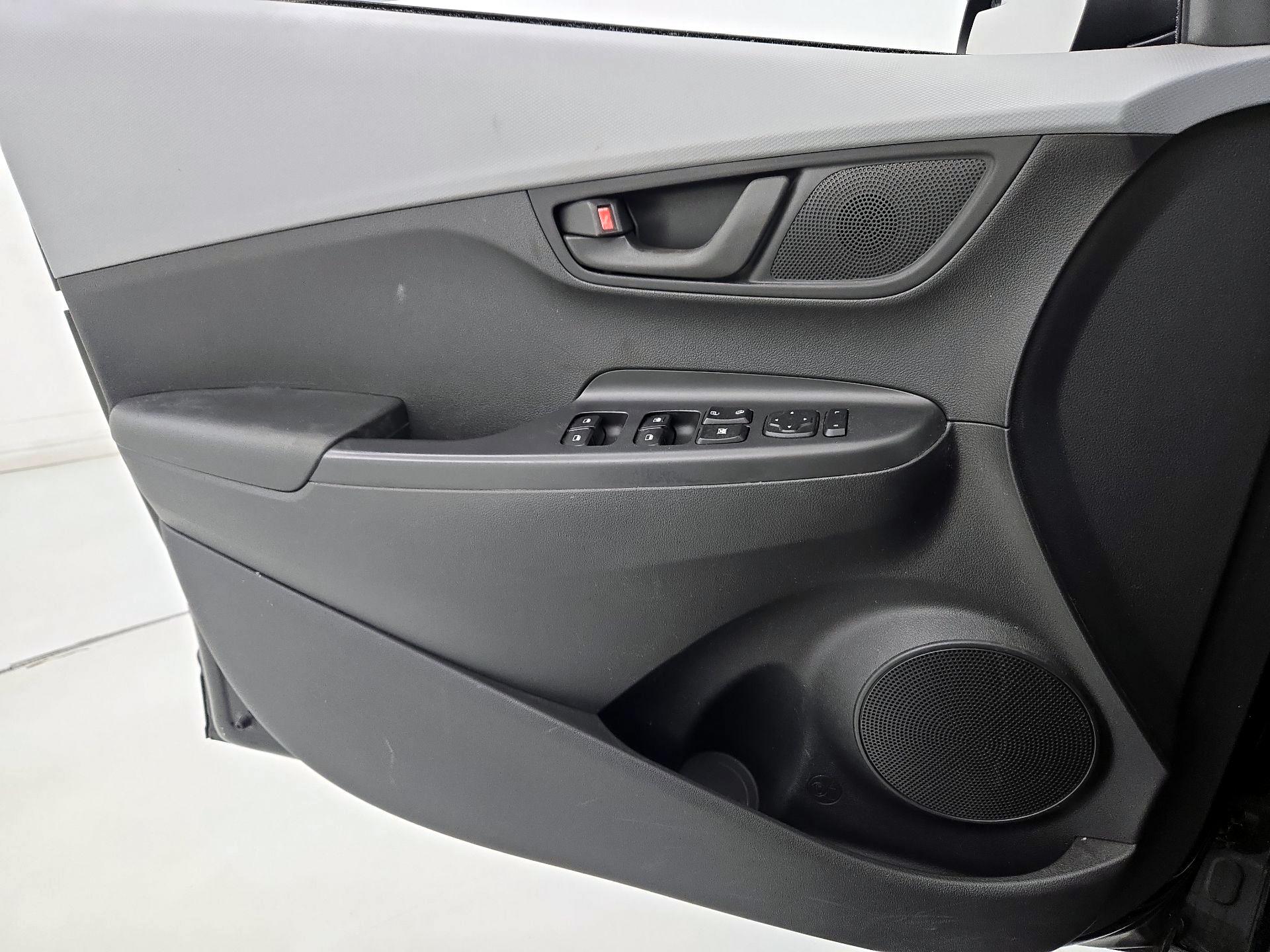 Thumbnail: 2018 Hyundai Kona - 12