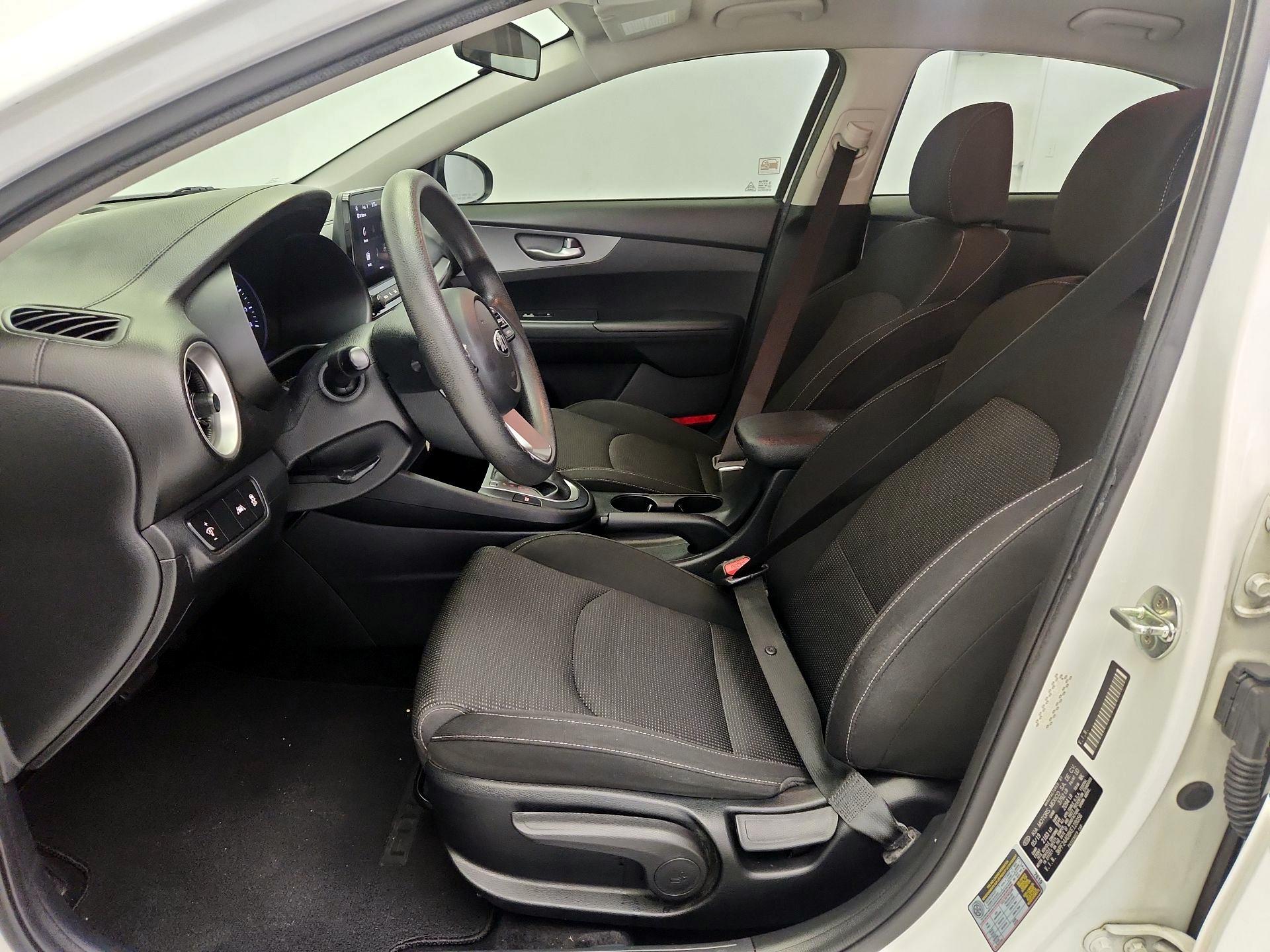 Thumbnail: 2019 Kia Forte - 11
