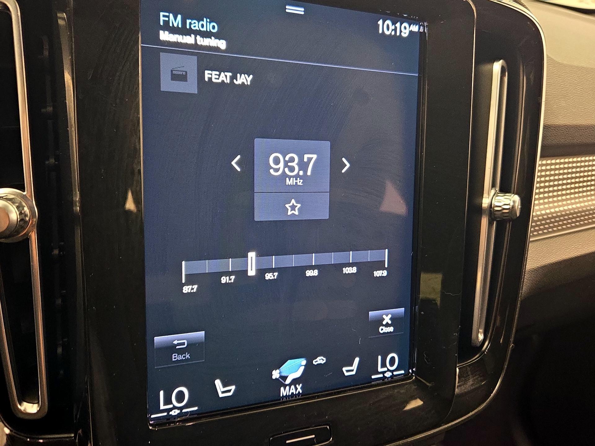 Thumbnail: 2021 Volvo XC40 - 13