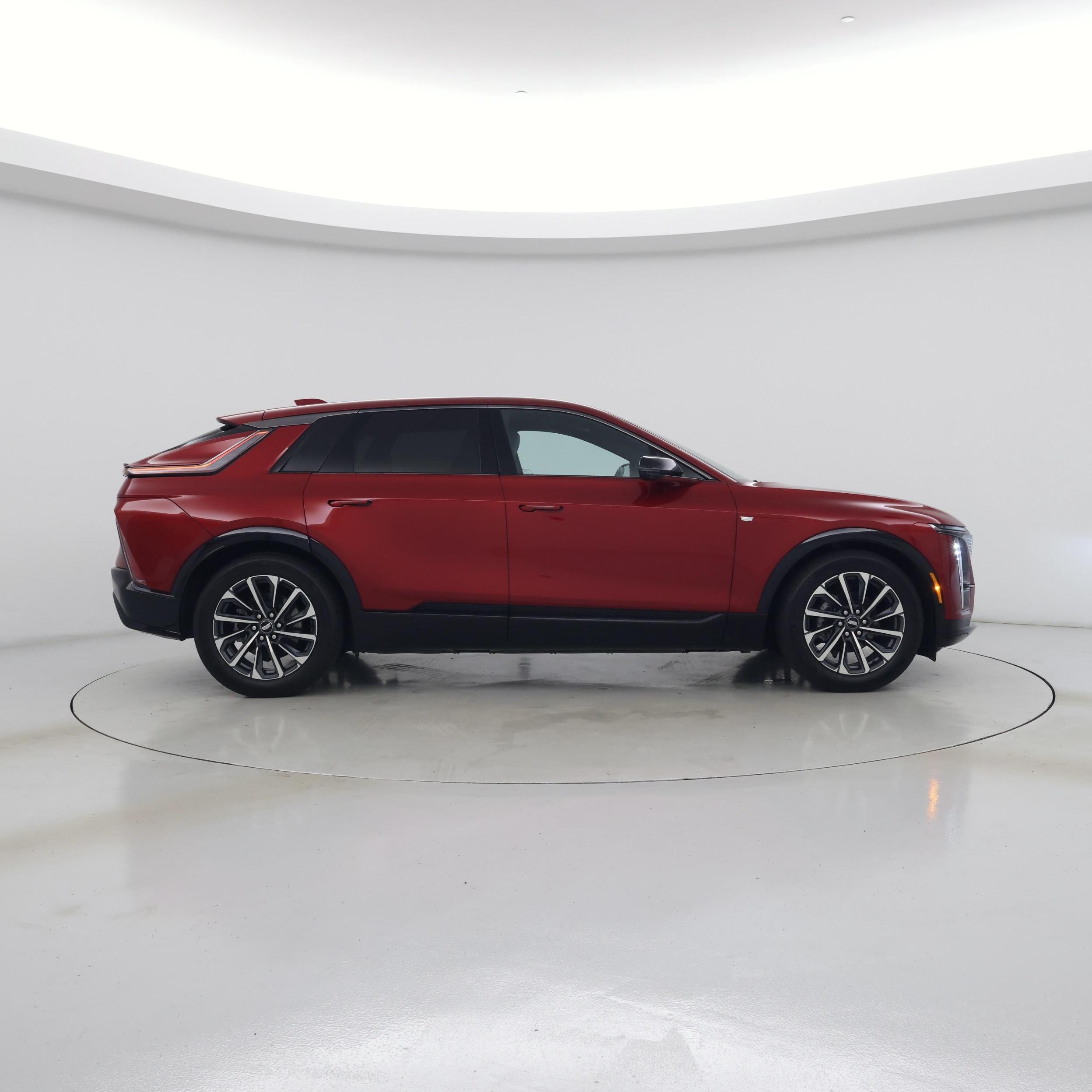 Thumbnail: 2024 Cadillac Lyriq - 7