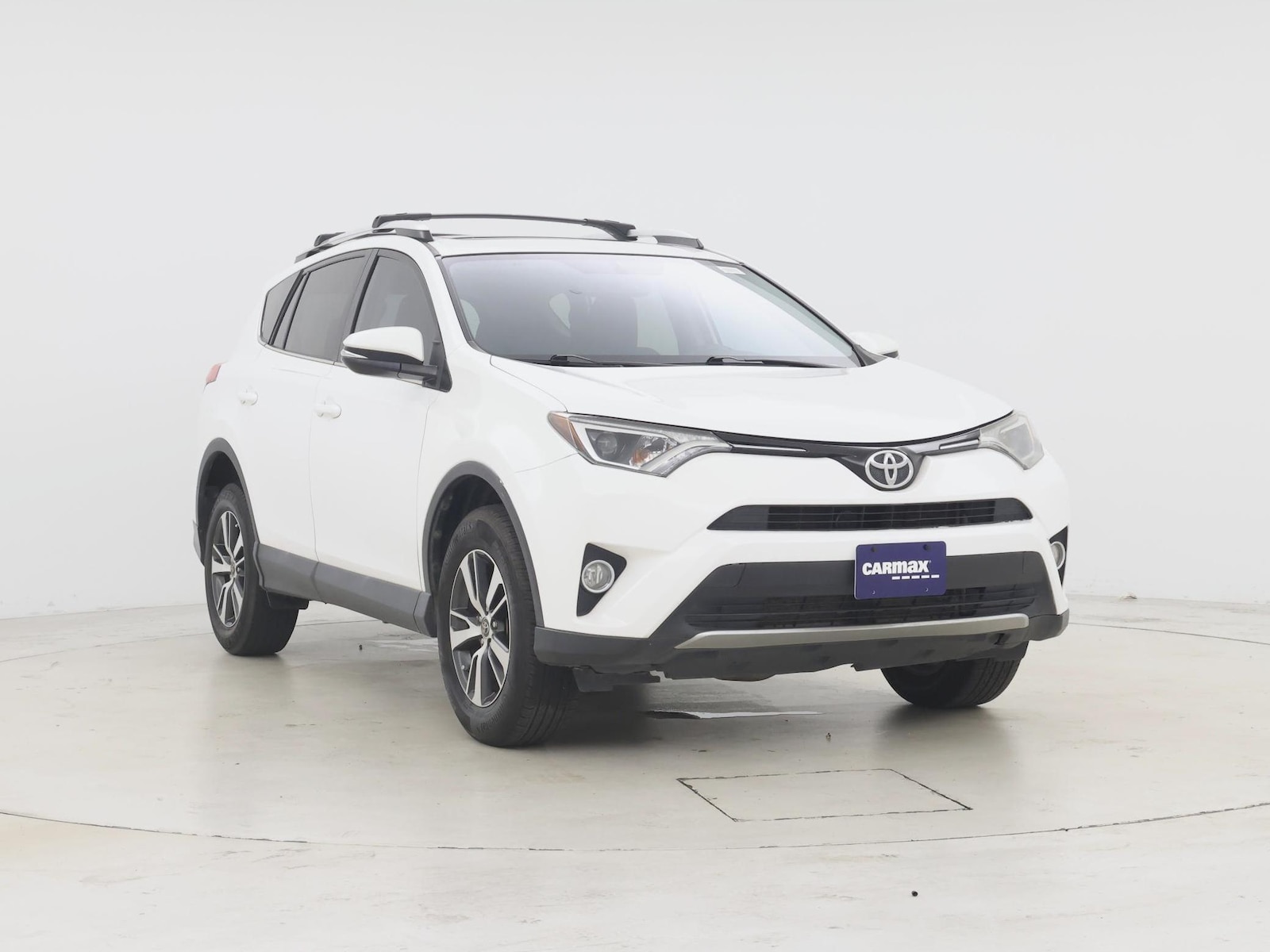 2016 Toyota RAV4 XLE, photo 2