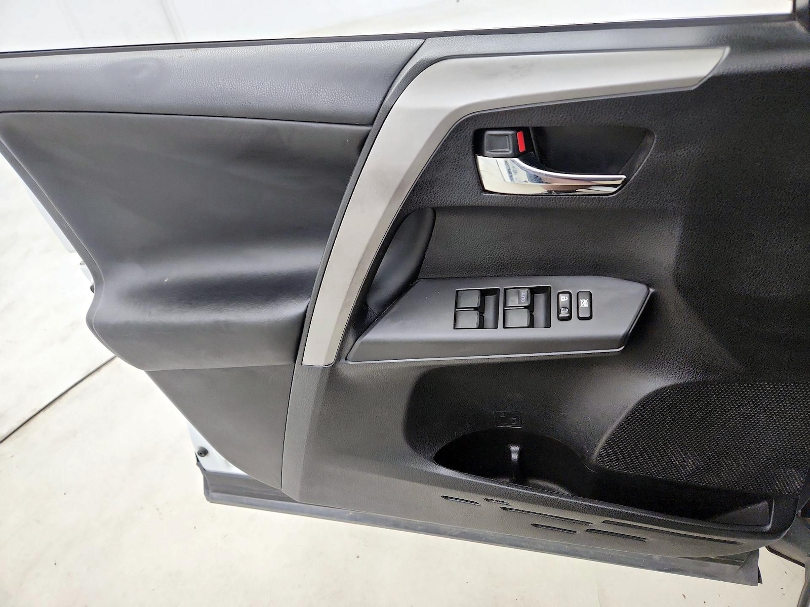 2016 Toyota RAV4 XLE, photo 13